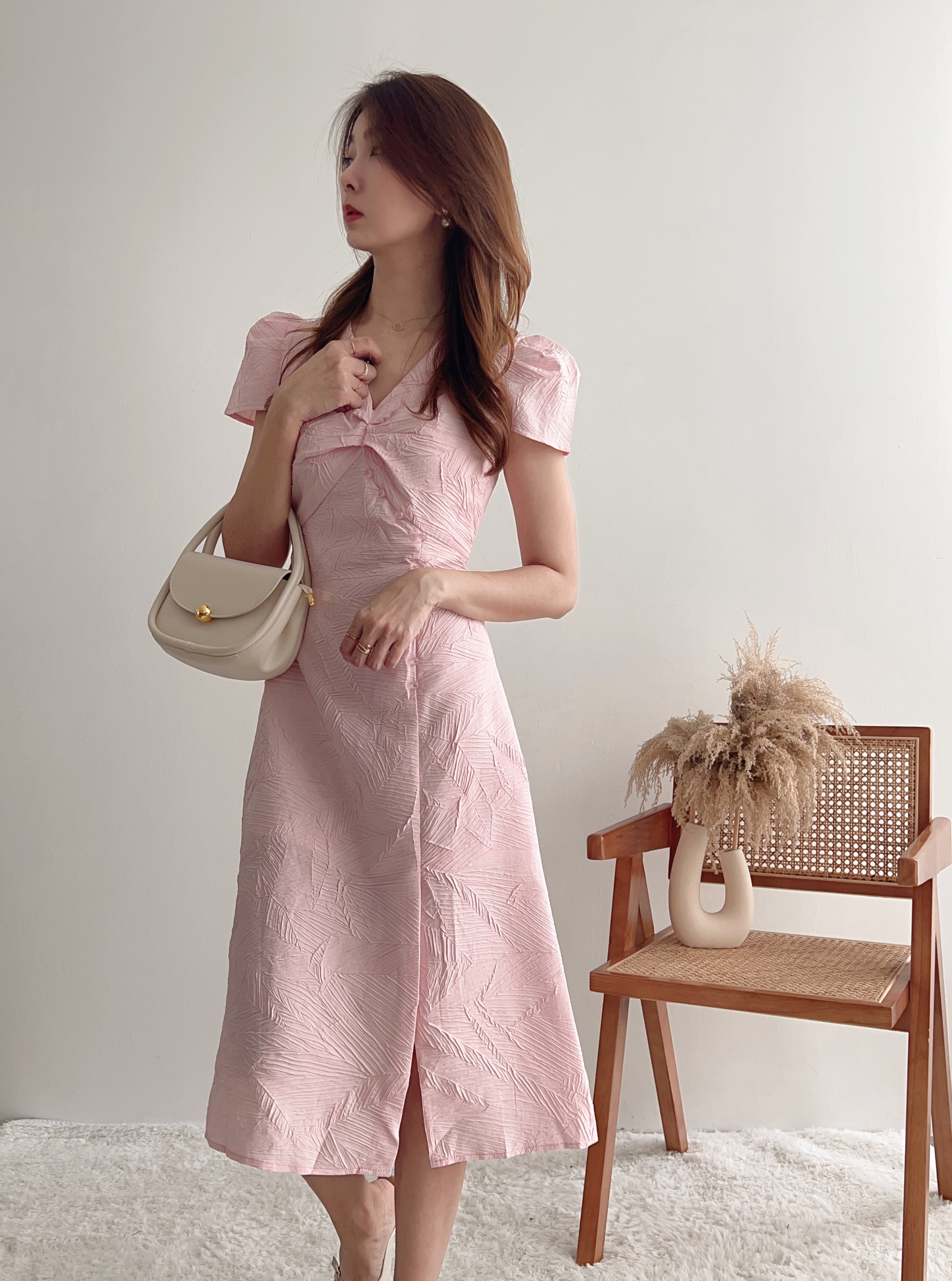 D60821 NANNCY V NECK MIDI DRESS