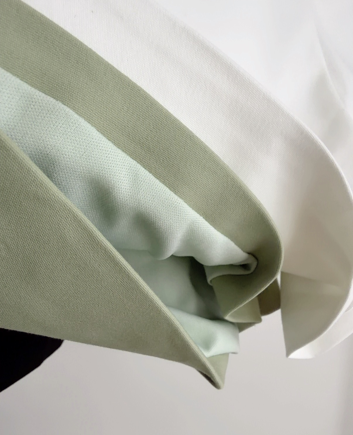 B72686 NORA BASIC TAILORED SHORTS