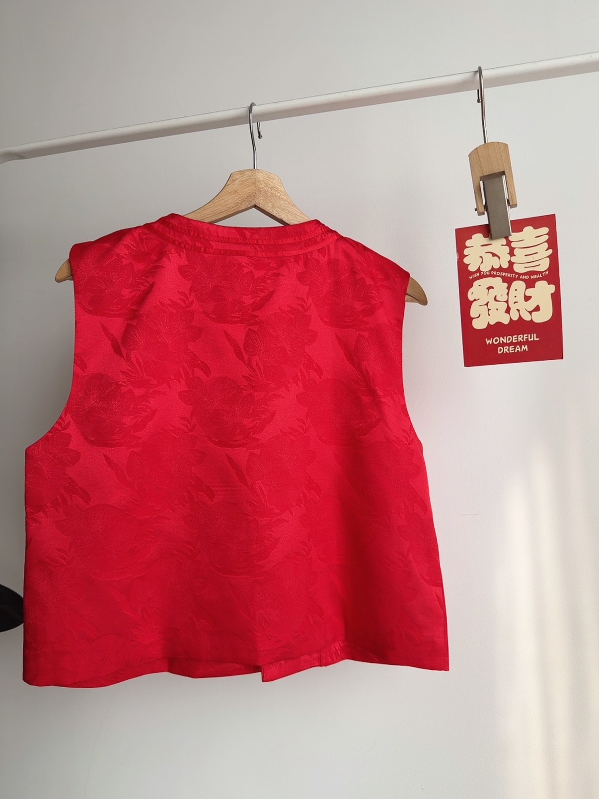 T72754 XIANG LIAN CNY VEST