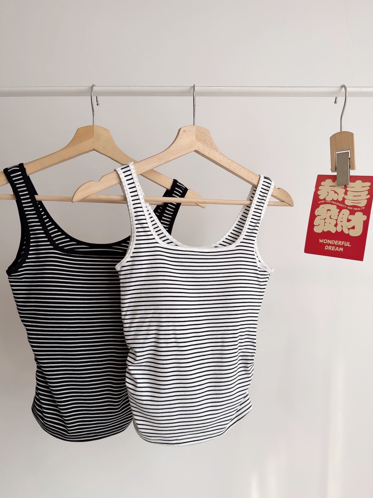 T72746 SELIN SQUARE NECK FIT TANK