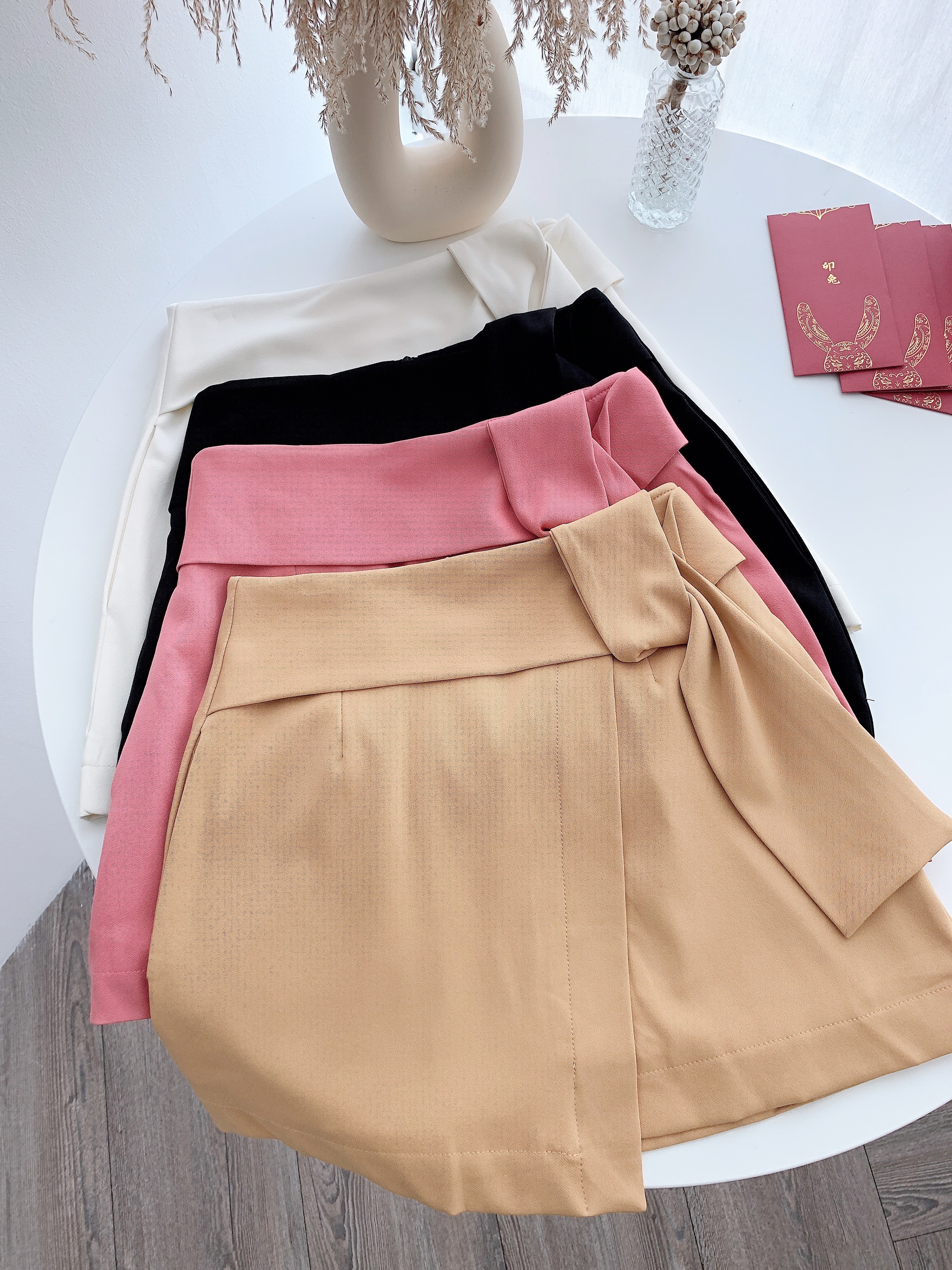 B7689 SIDE KNOT HW SKIRT