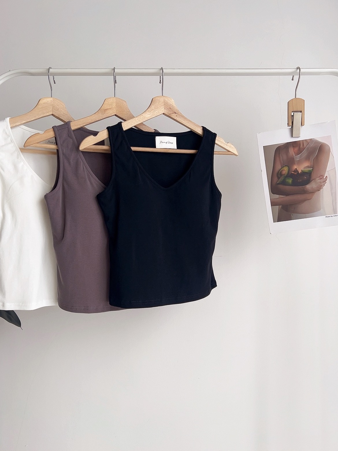 T72204 RHEA PADDED V NECK TANK