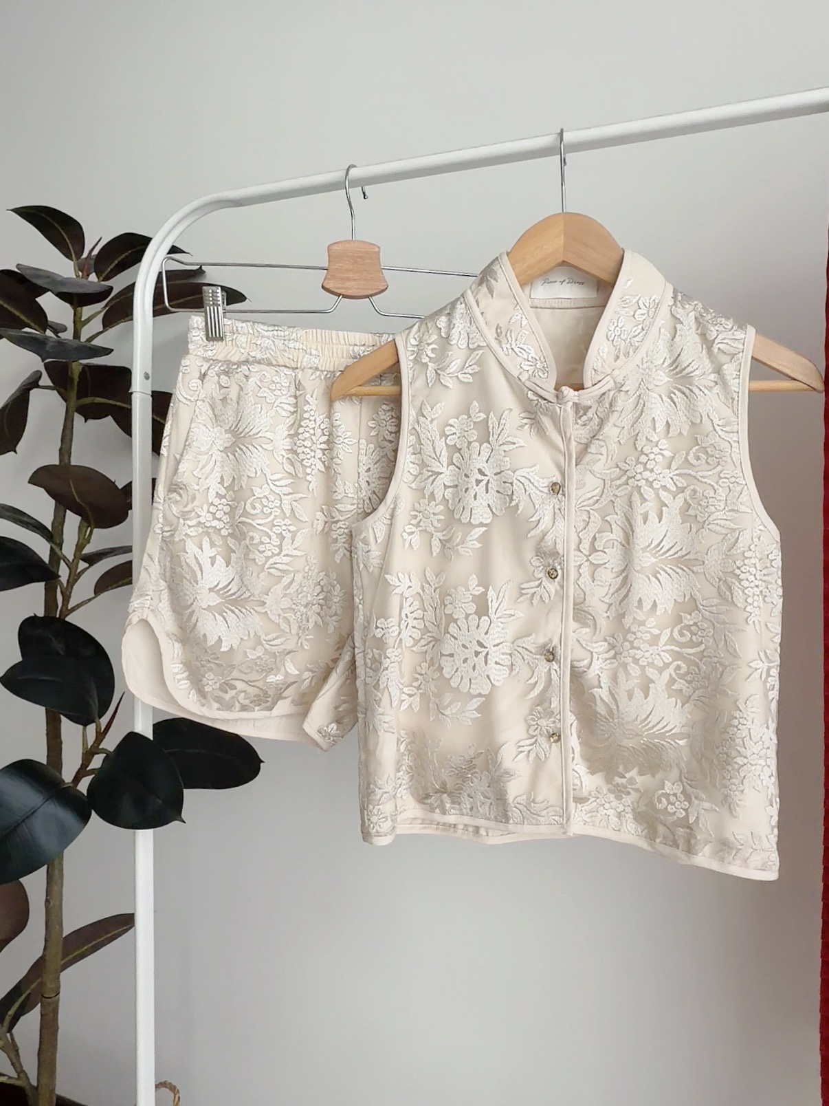 S72688 YULAN JIN ORIENTAL SET