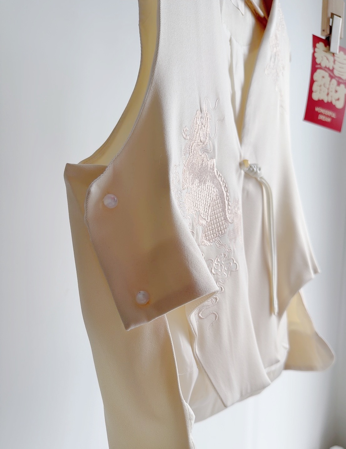 T72777 ORIENTAL HERITAGE EMBROI VEST TOP