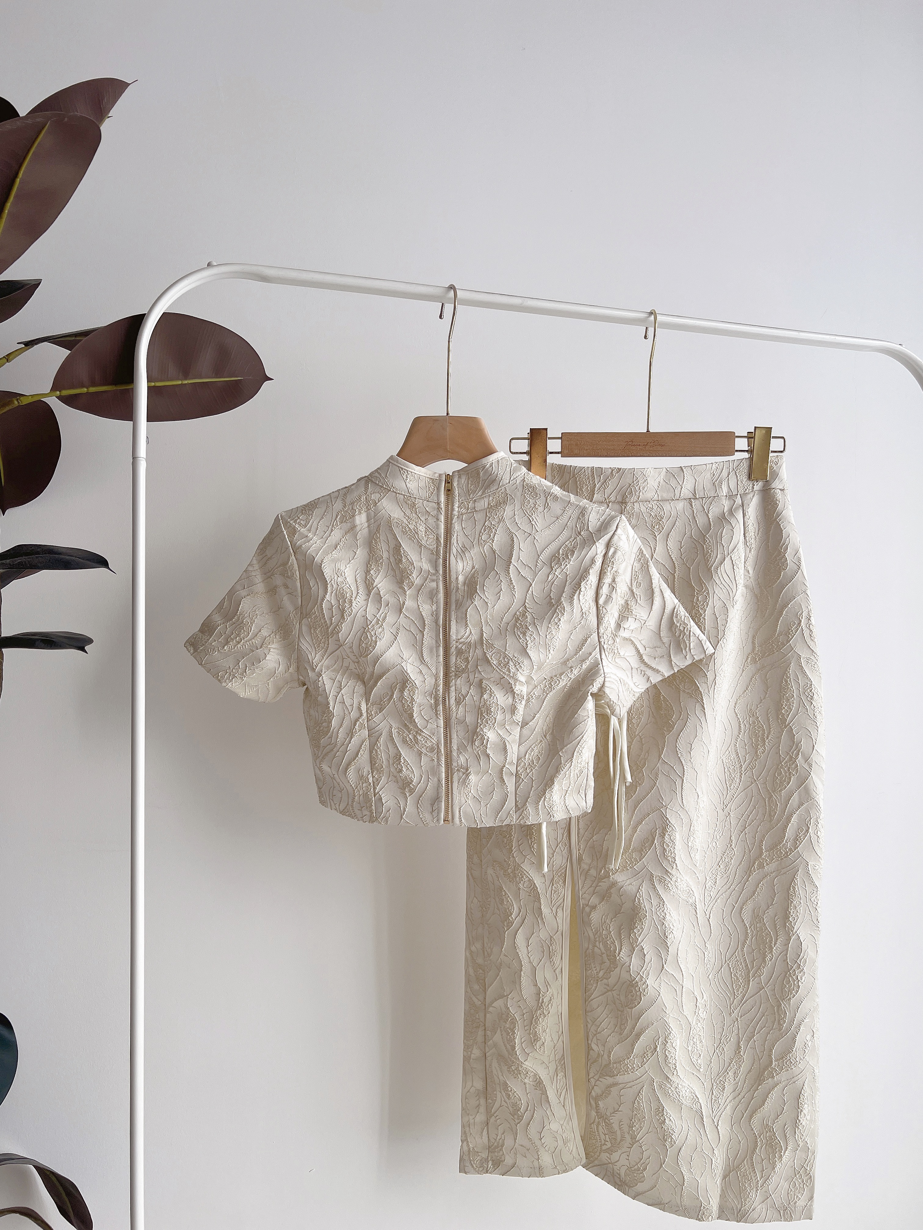 S70809  Zī Yáo PEARL CHEONGSAM MIDI SET