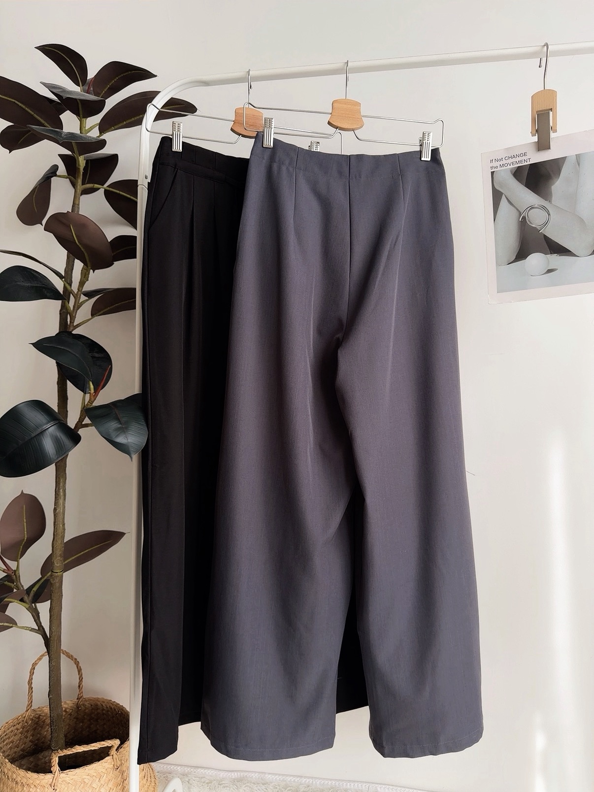 B72573 SINDRA FLOWY TROUSER