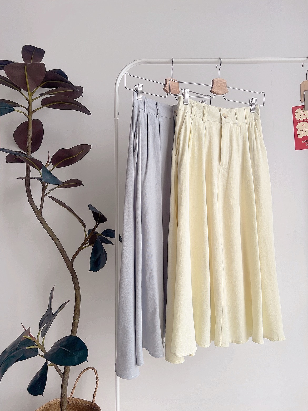 B72687 BELLE LINEN PLEAT SKIRT