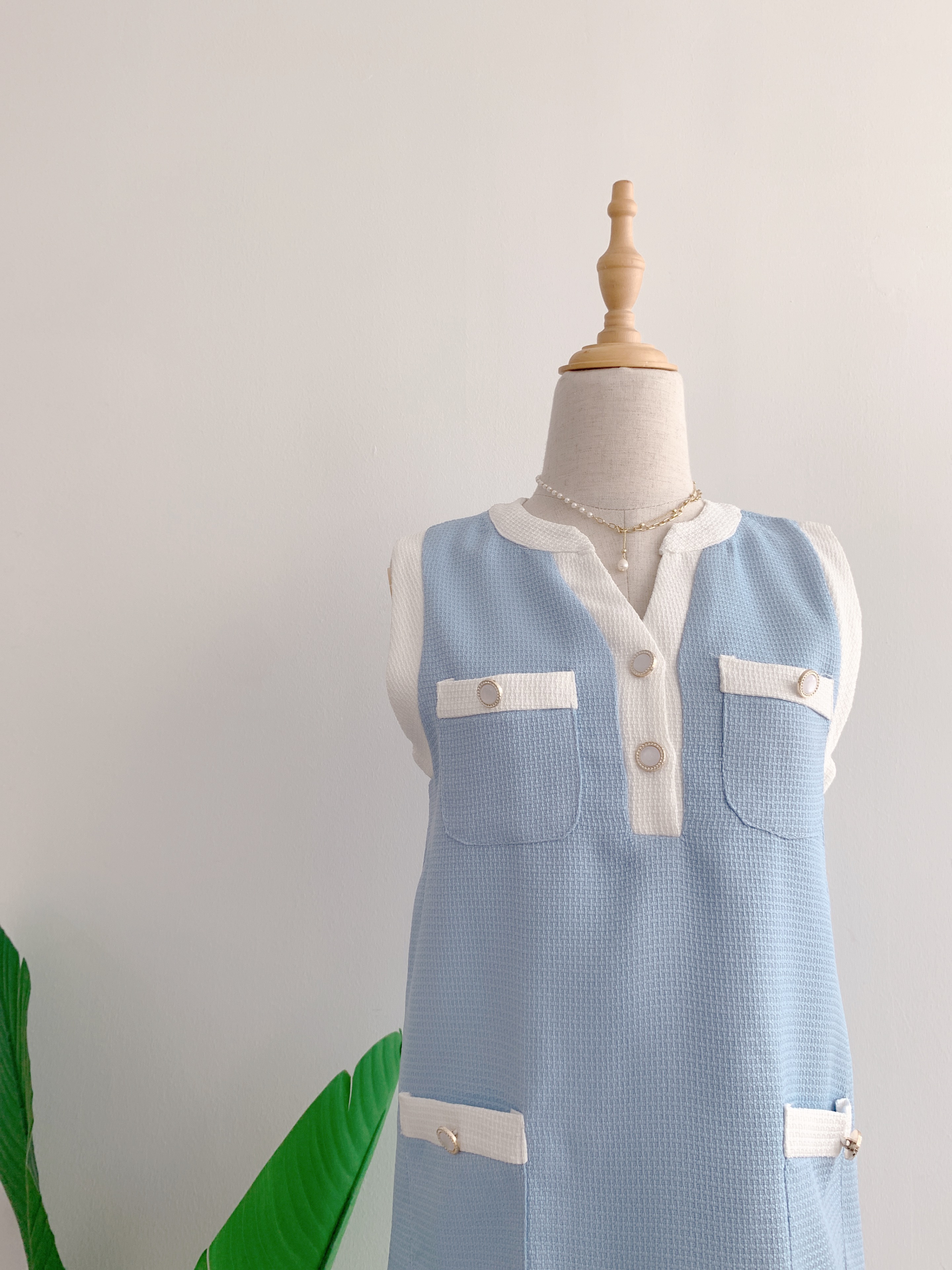 D70534 GABRIELLA CLASSIC TWEET DRESS