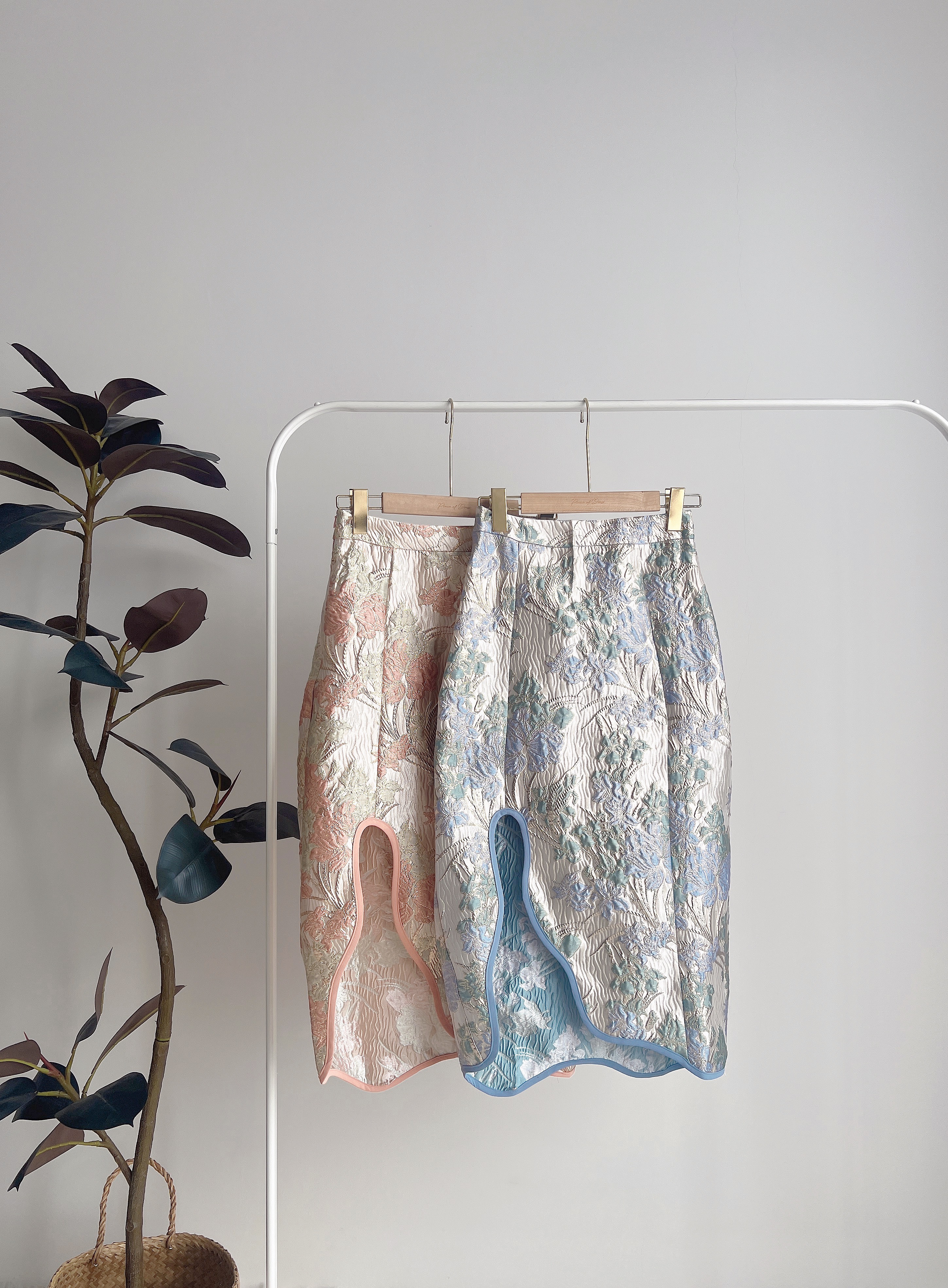 S70776  Yī Nuò FLORAL CHEONGSAM SET