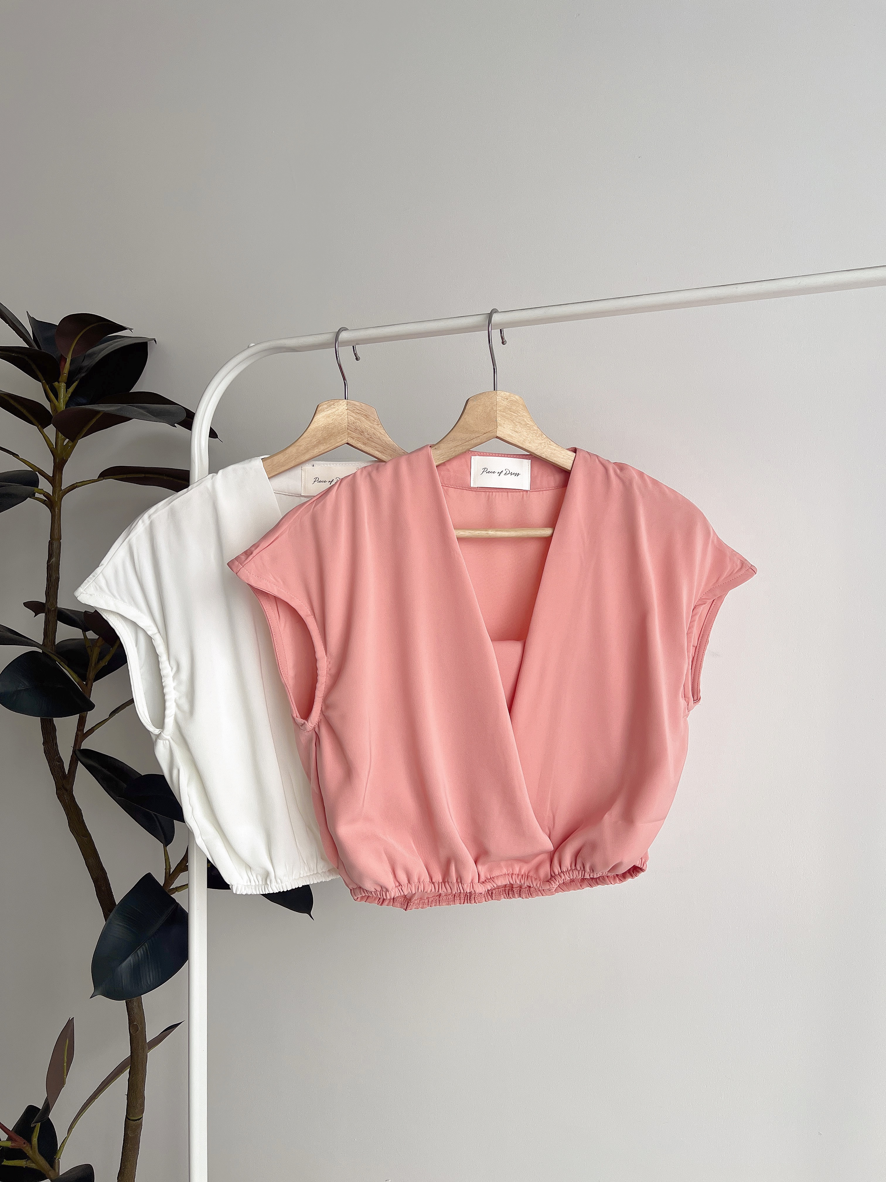 T70818 CANNIS OVERLSEEVE SWEET BLOUSE