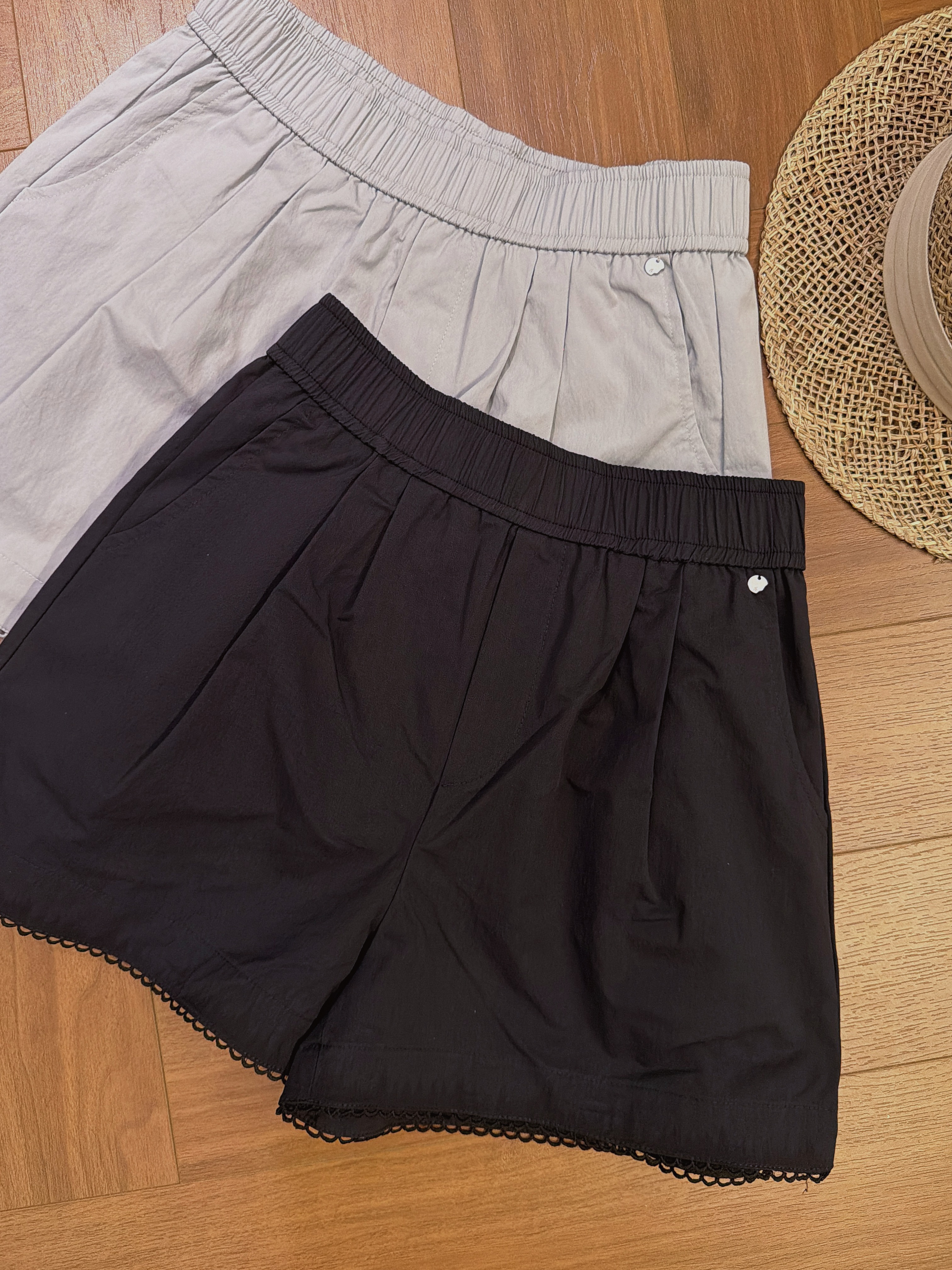 HXB26021 ZIRELLE SCALLOP HEM SHORTS