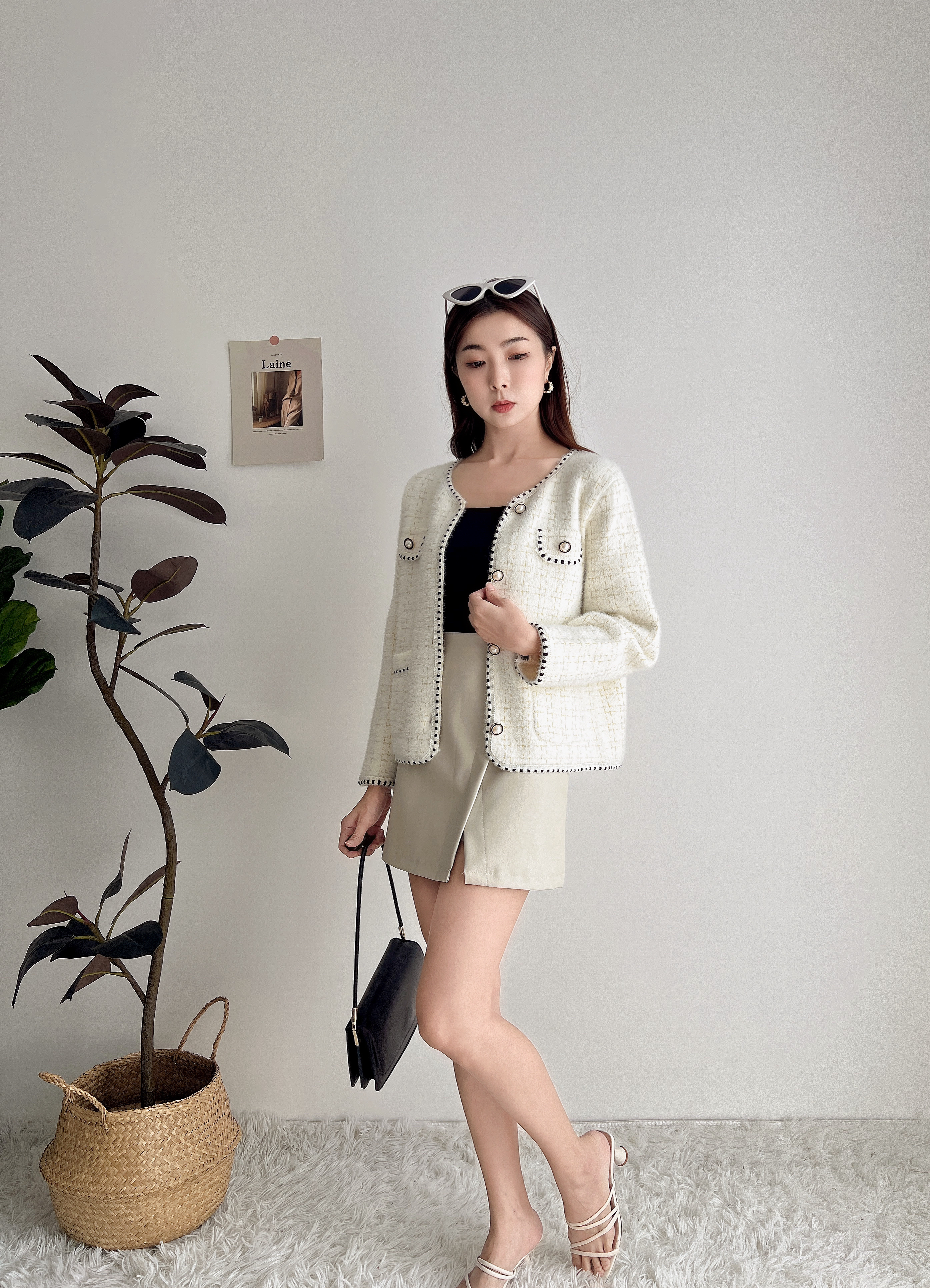 J70769 EMMA CONTRAST DESIGN SANTA OUTER