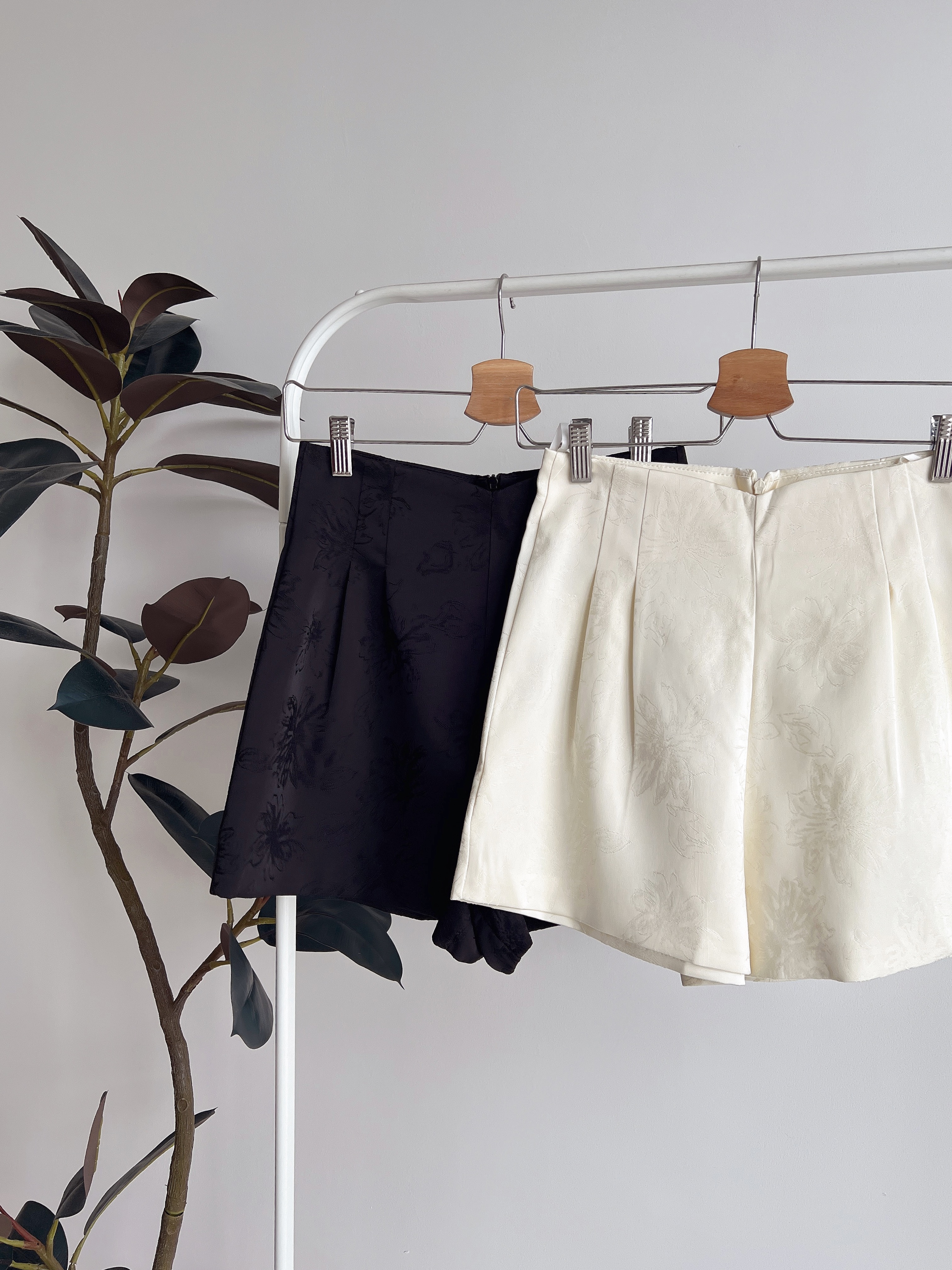 B70672 LYNA FLORAL HIGHWAIST PANT