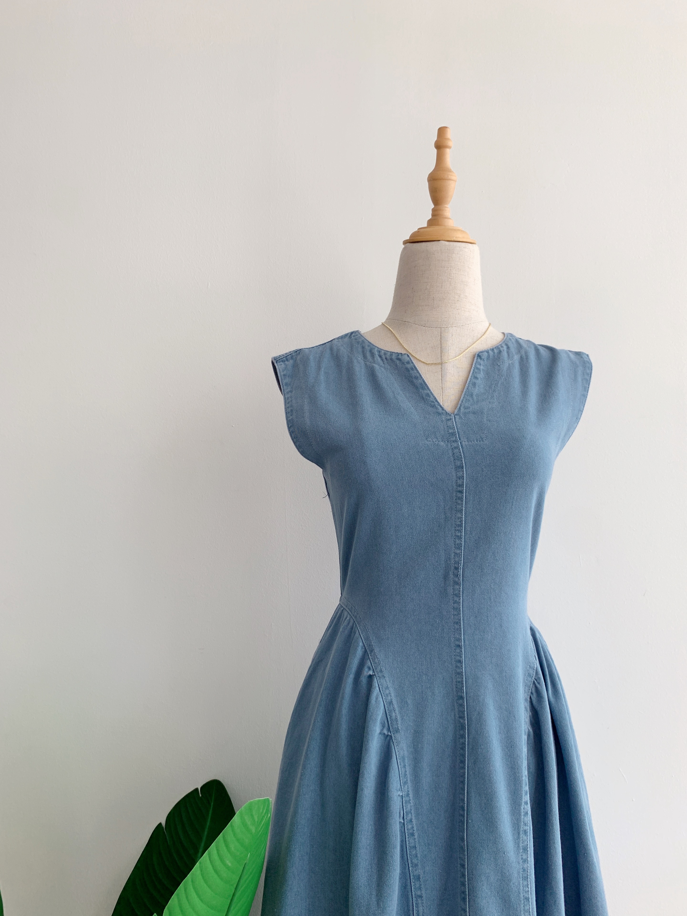 D70515 FERYA VNECK DENIM DRESS