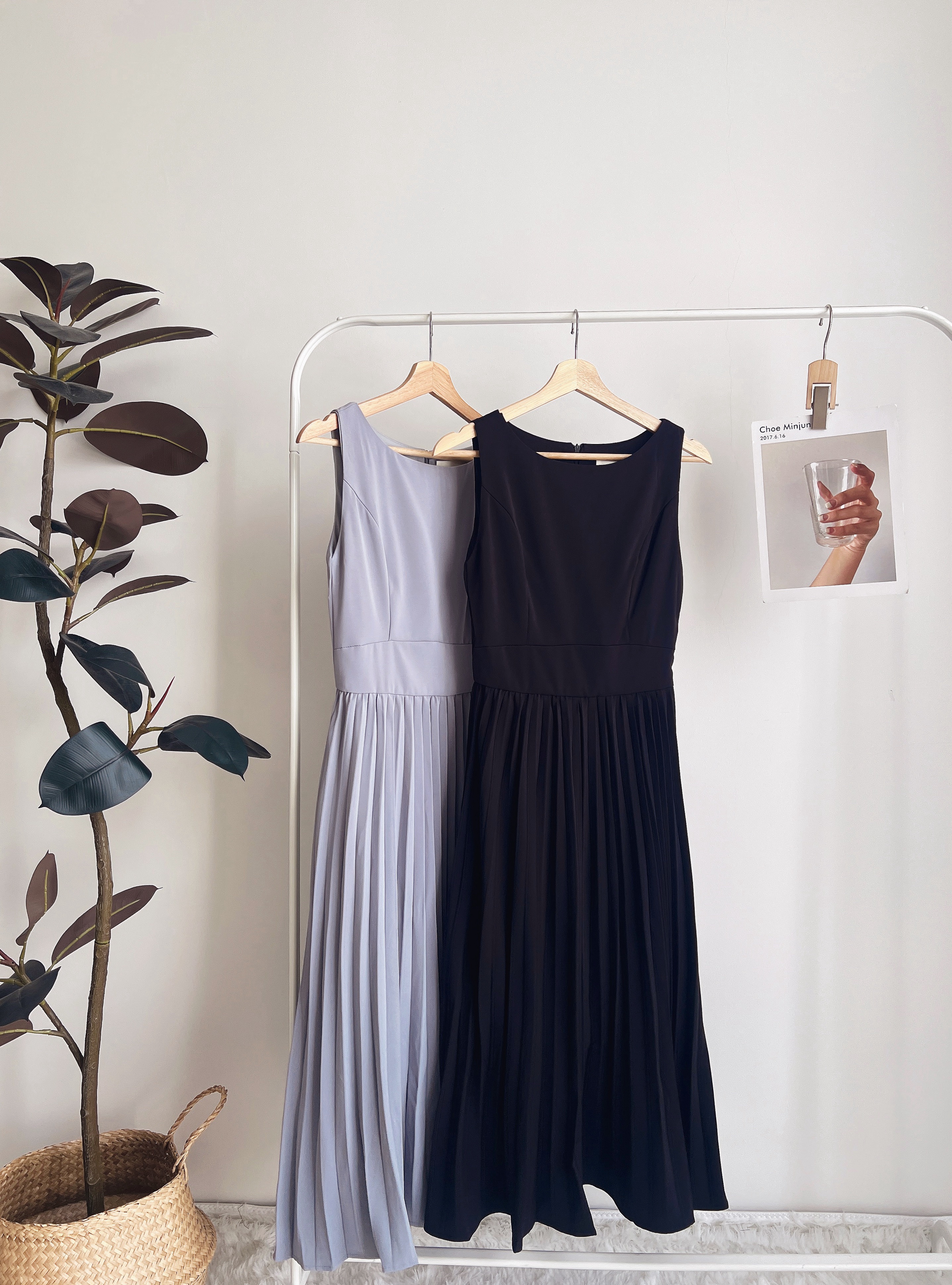 D72029 OLIVIA PLEATED PREMIUM DRESS