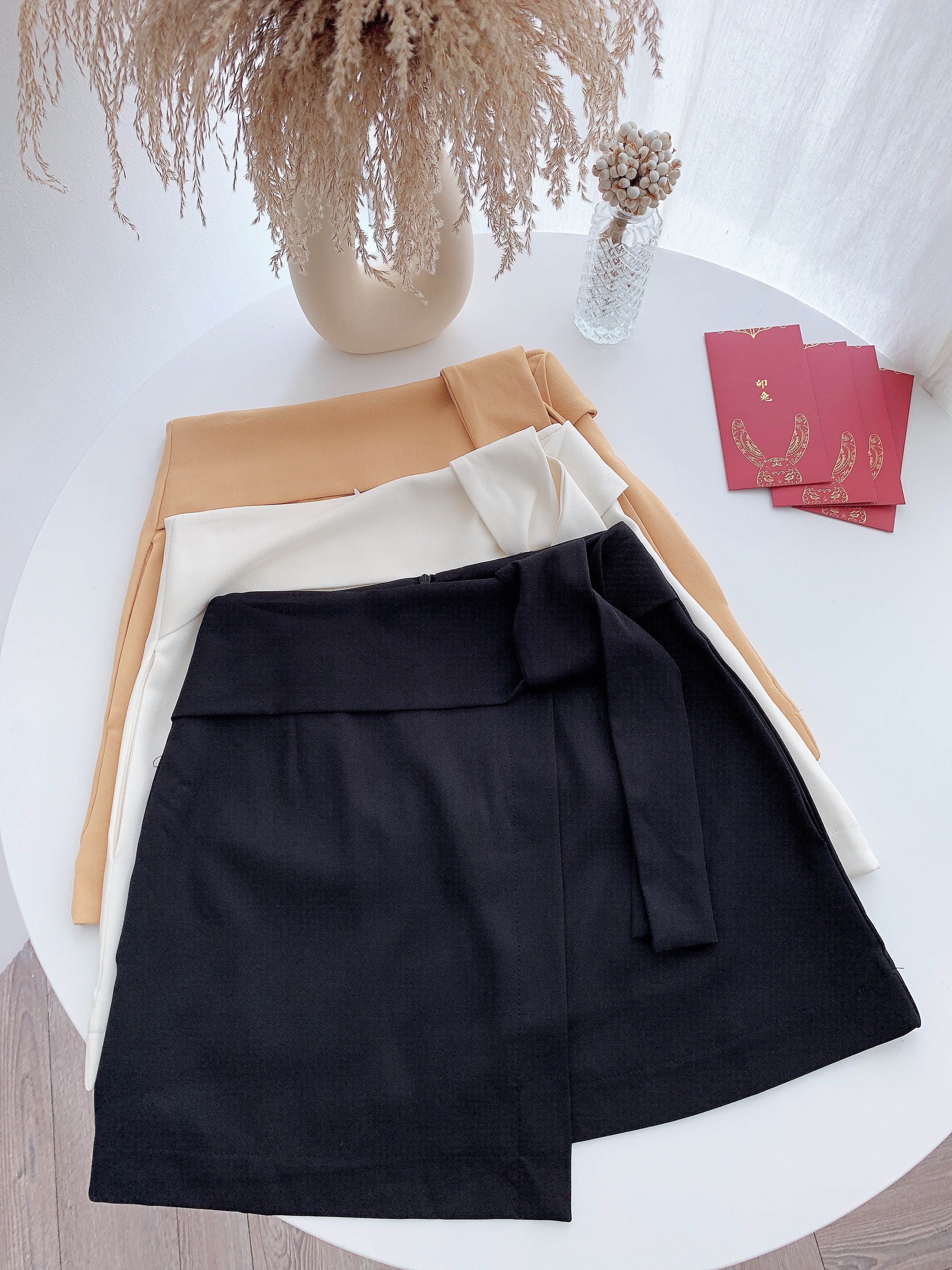 B7689 SIDE KNOT HW SKIRT