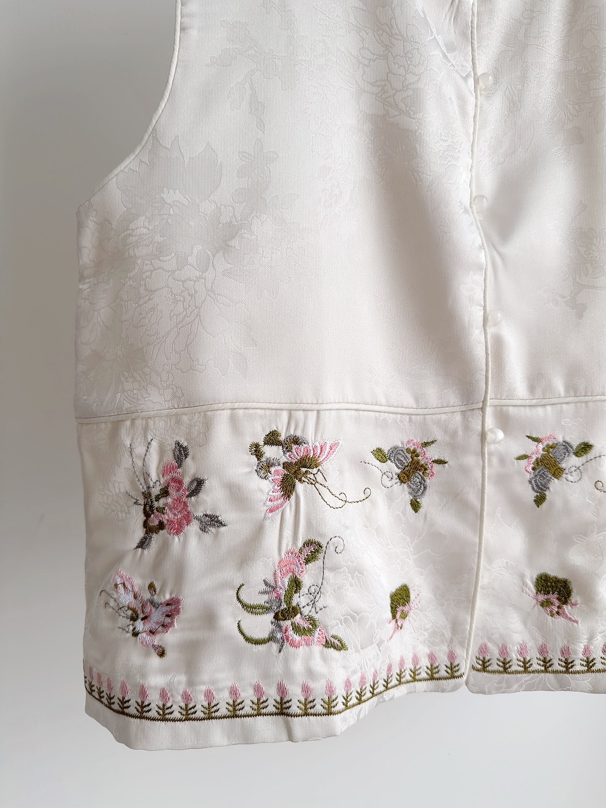 T72755 BUTTERFLY EMBROI ORIENTAL VEST