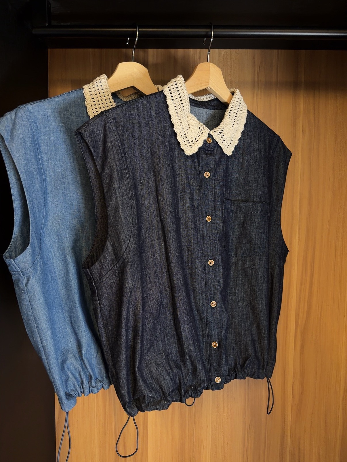 FT6035 FAYE CROCHET COLLAR DENIM SHIRT