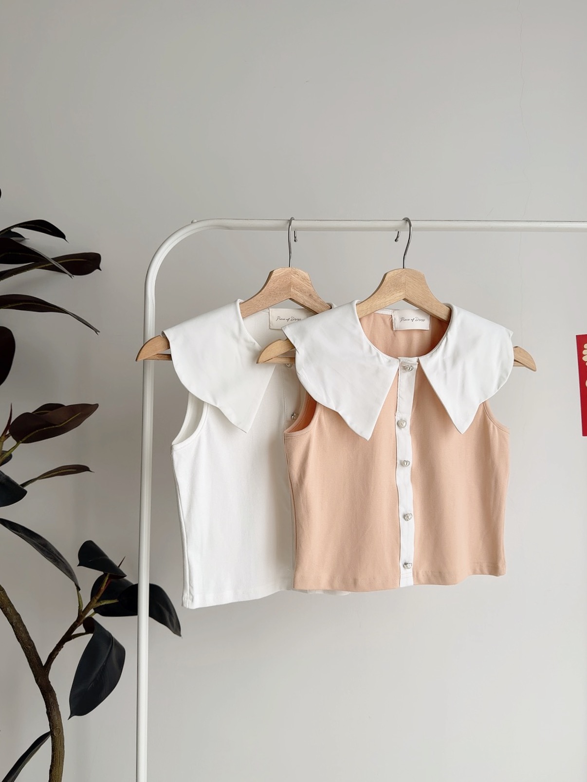 T72685 AUDREY PETAL COLLAR TOP