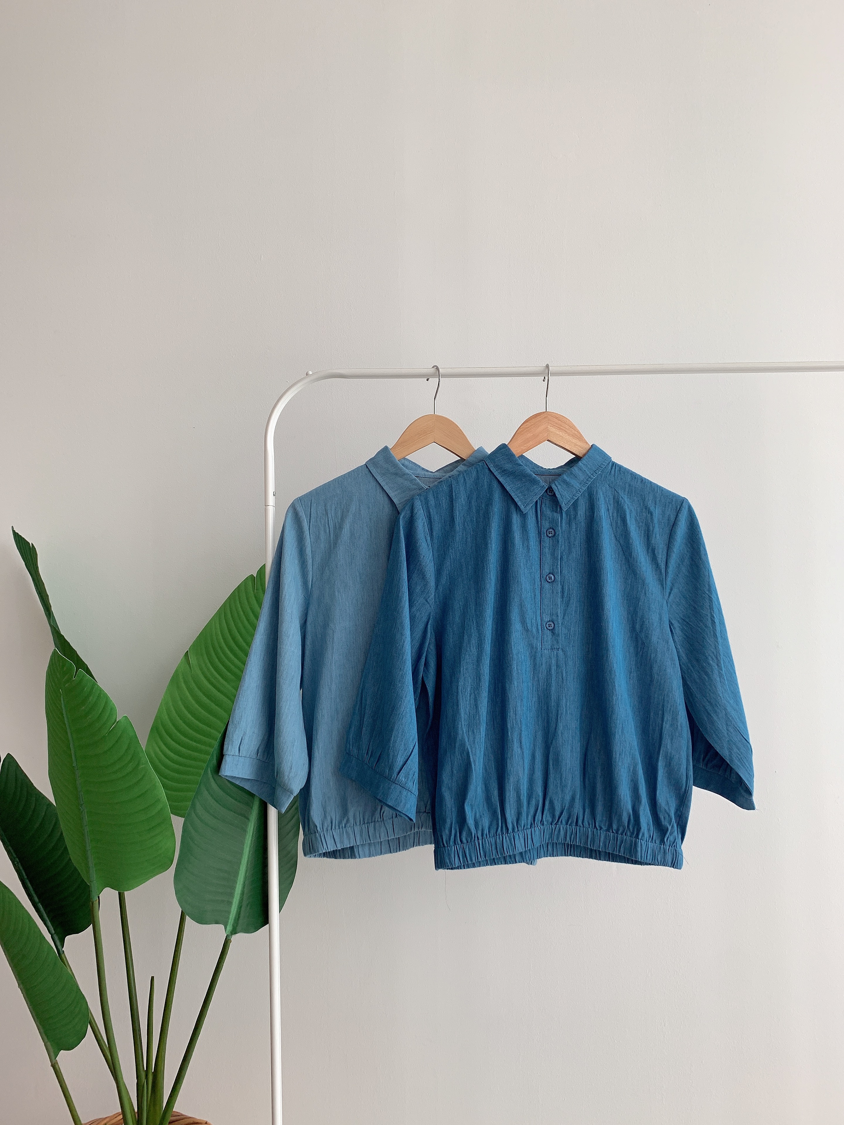 T60900 MEADOW WASH OFF DENIM BLOUSE