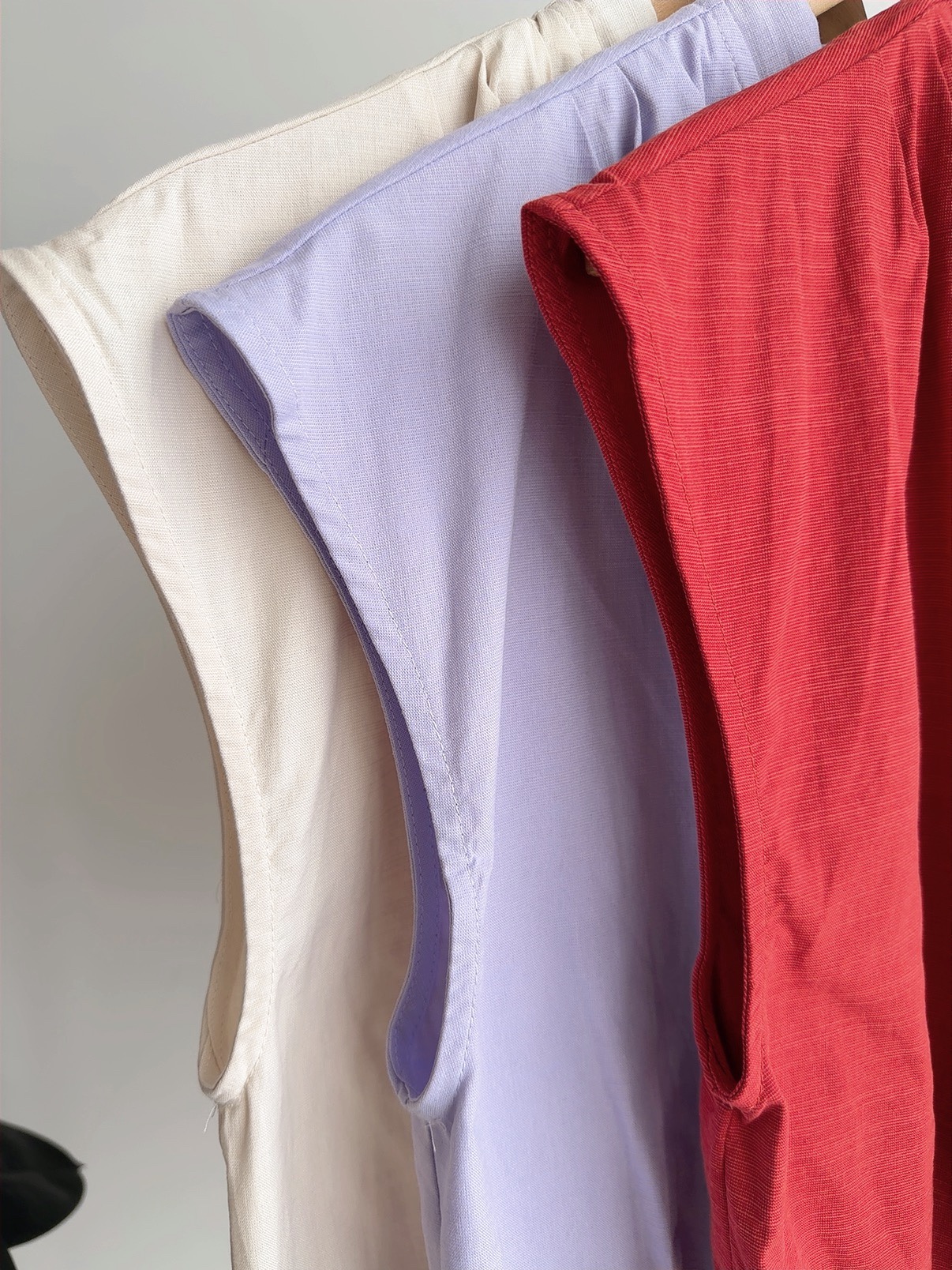 T72626 LUNA SCARF TRIM BLOUSE