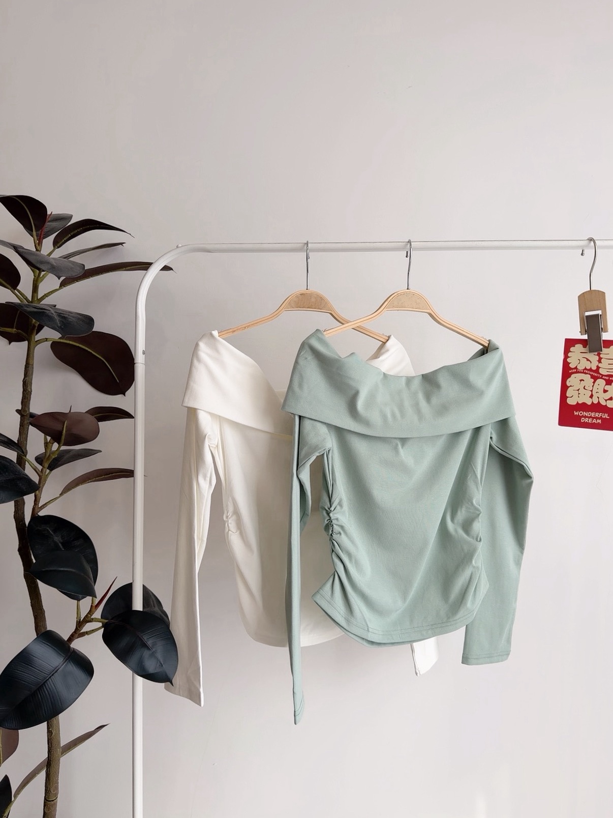 T72761 ANNA OFF SHOULDER LADY TOP