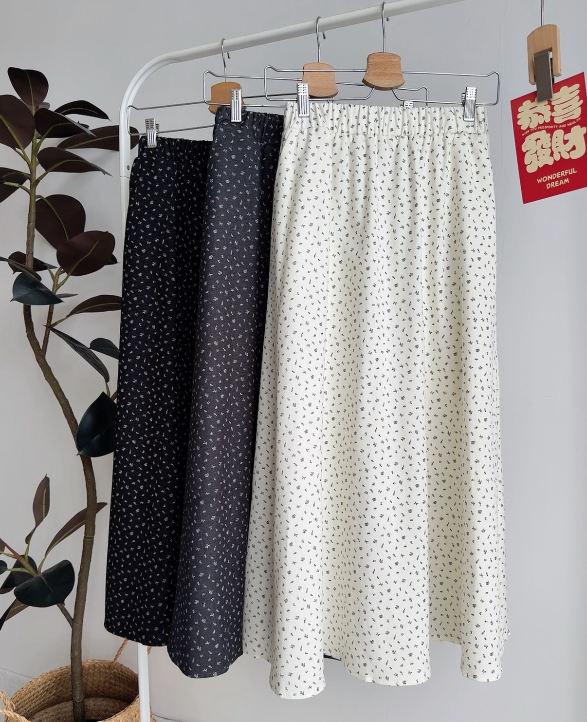 B72678 CELESTE FLORAL A LINE MIDI SKIRT