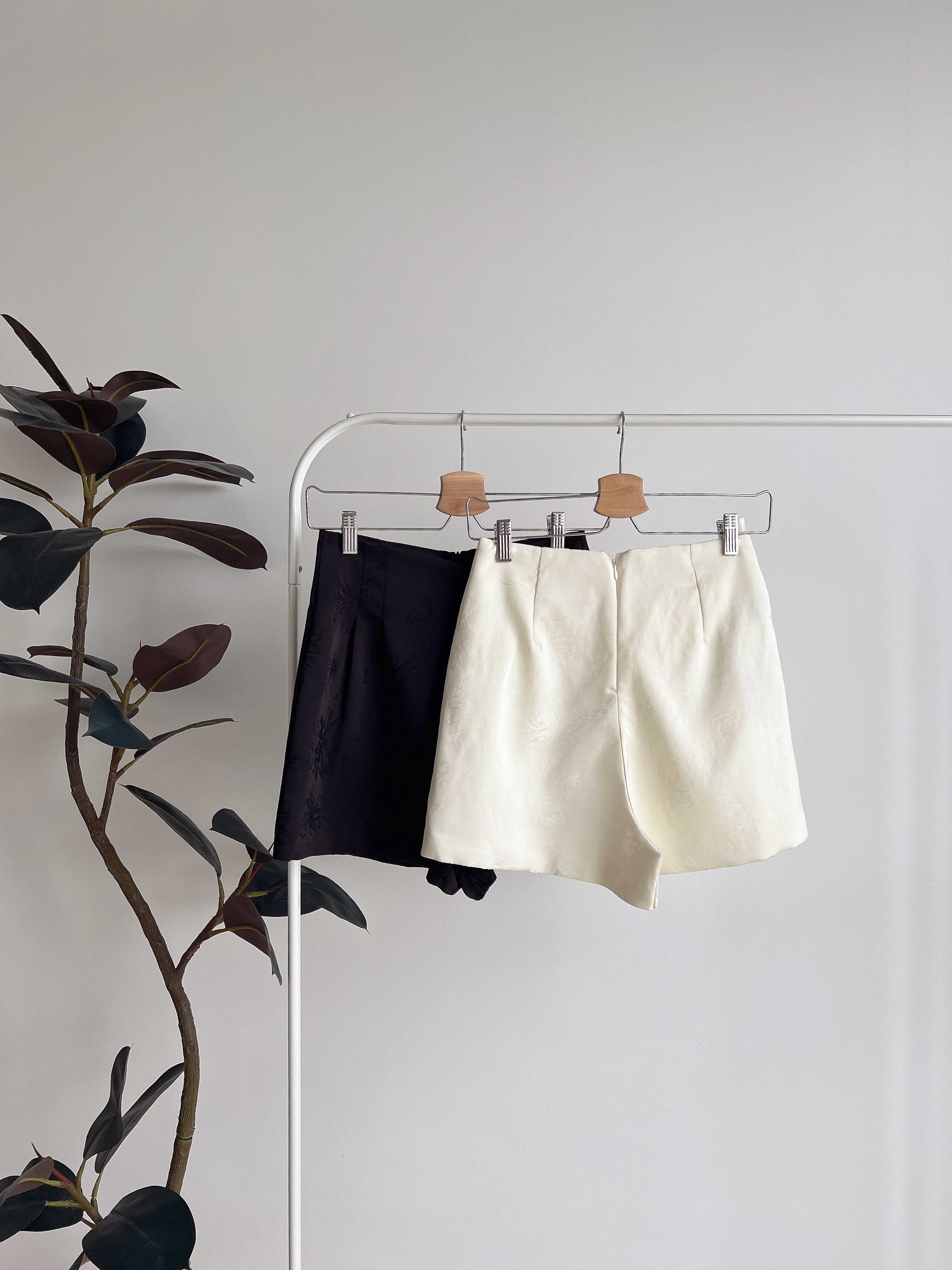 B70672 LYNA FLORAL HIGHWAIST PANT