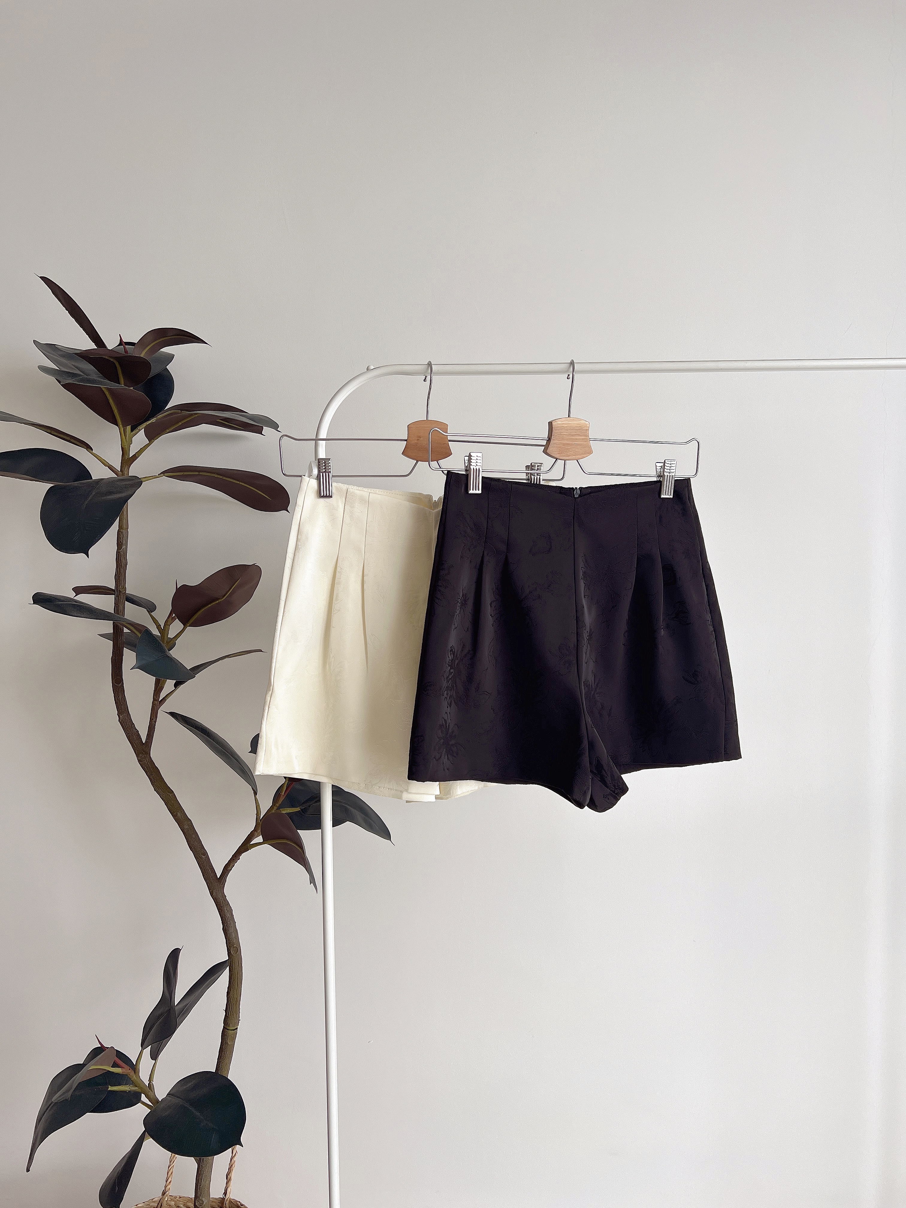 B70672 LYNA FLORAL HIGHWAIST PANT