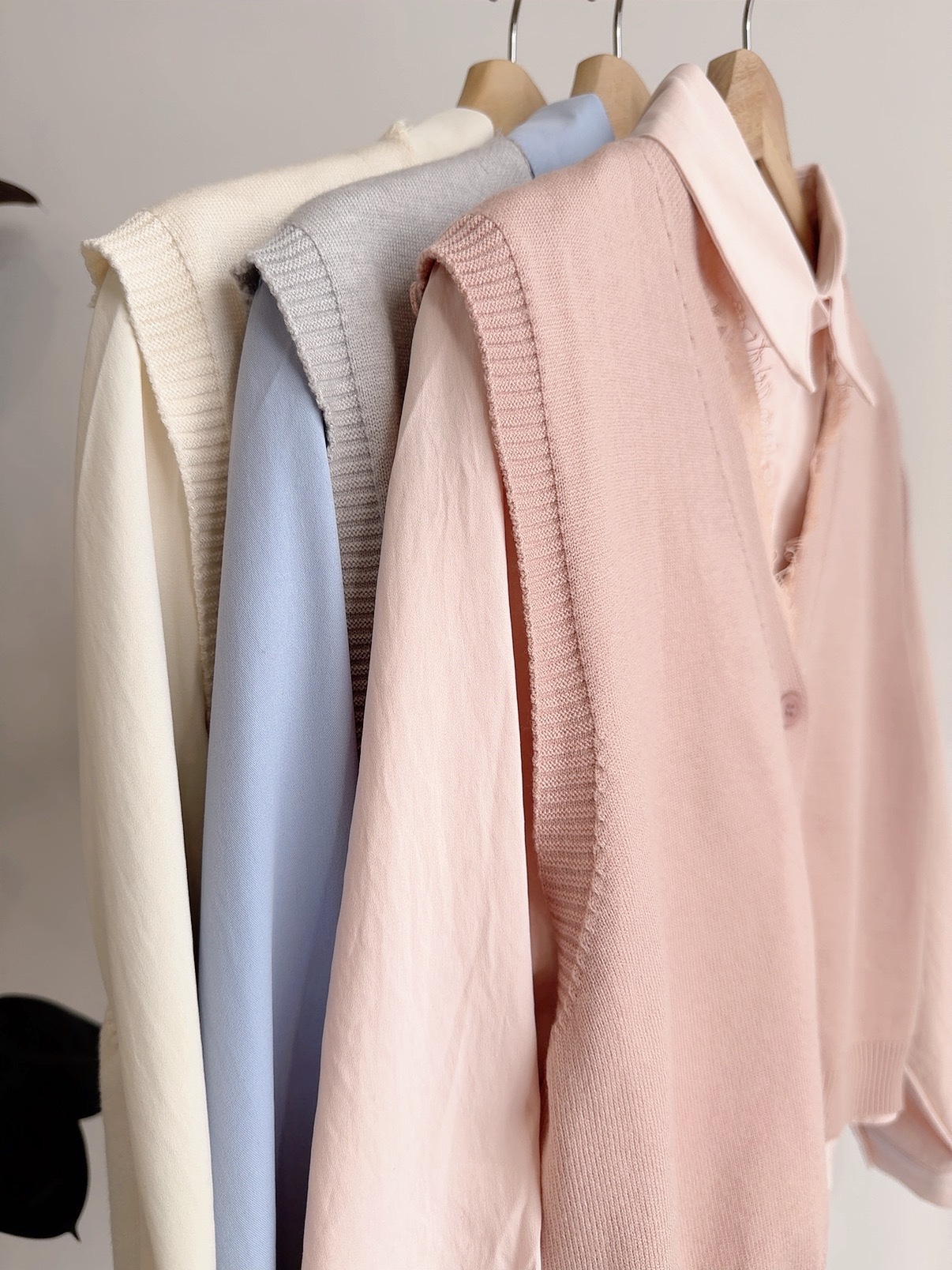 S72608 HAISLEY LACEY KNIT VEST SHIRT SET