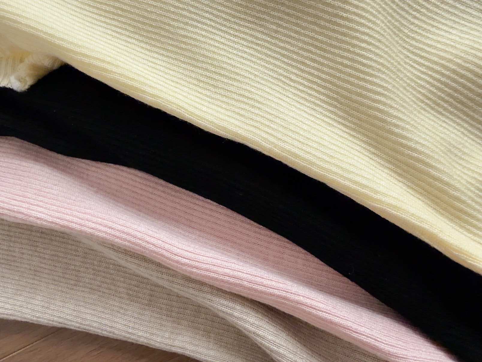 TLT70-  LACEY COLLAR RIB KNIT TOP