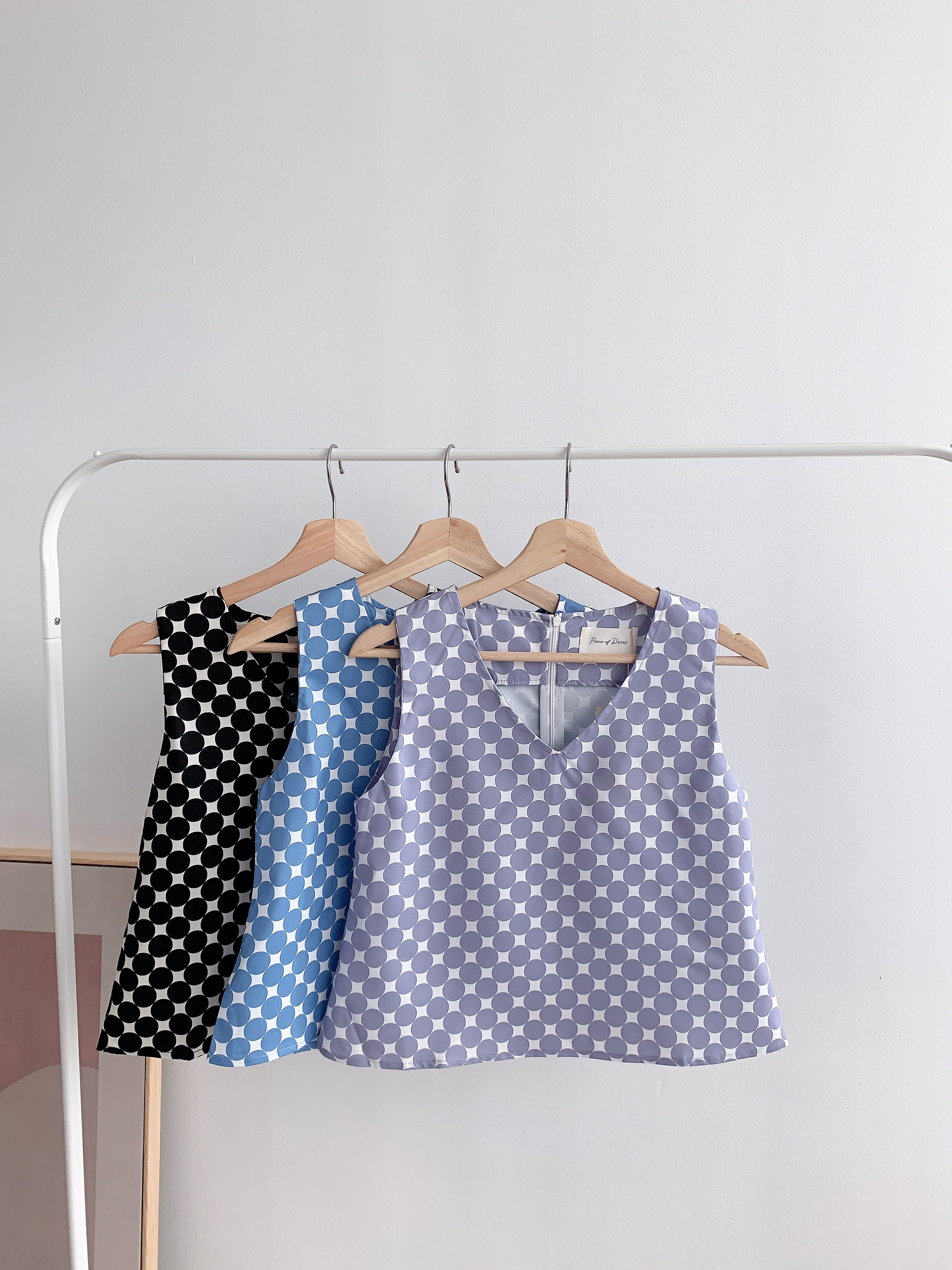 T7660 PREMIUM SLEEVESS POLKA BLOUSE