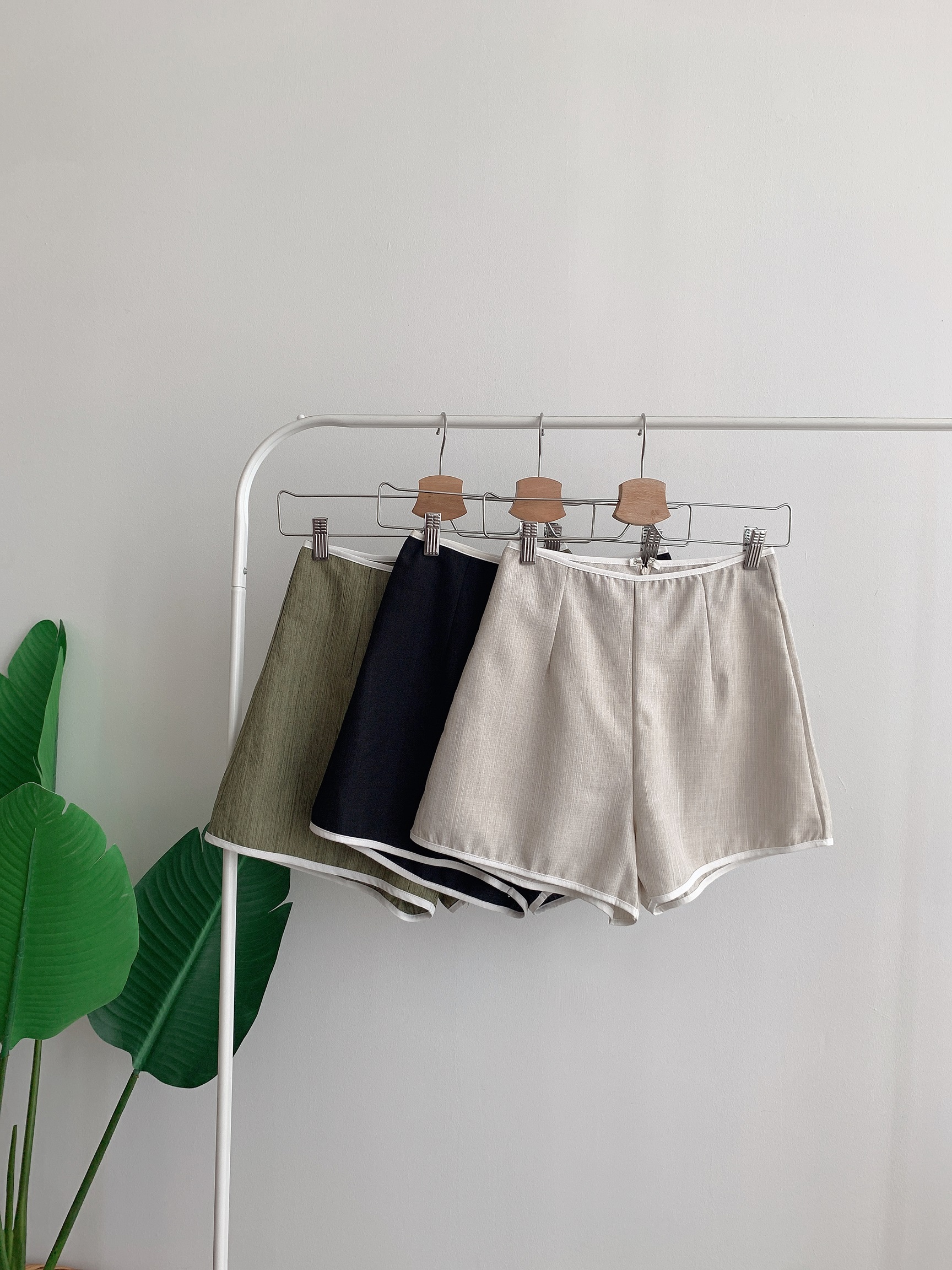 B70163 PEARL BOLD LINE SHORTS