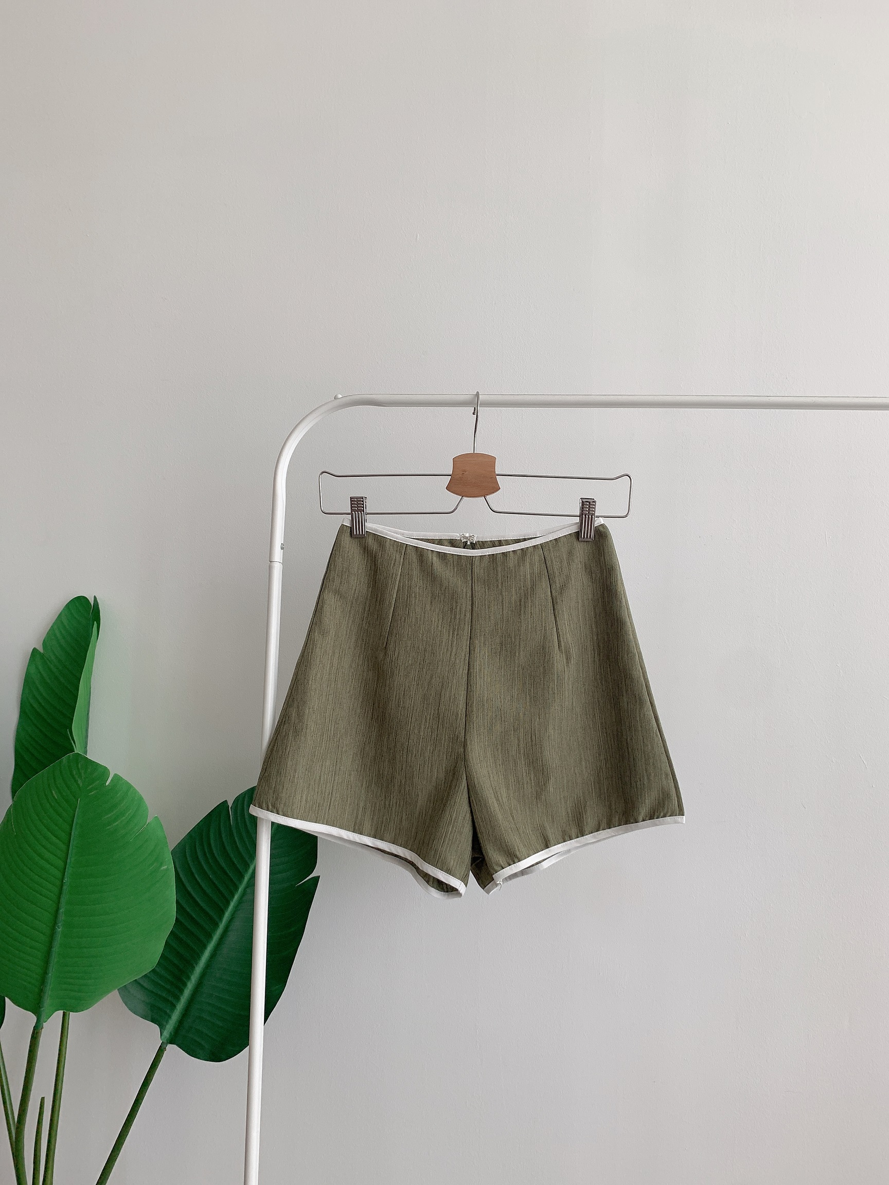 B70163 PEARL BOLD LINE SHORTS