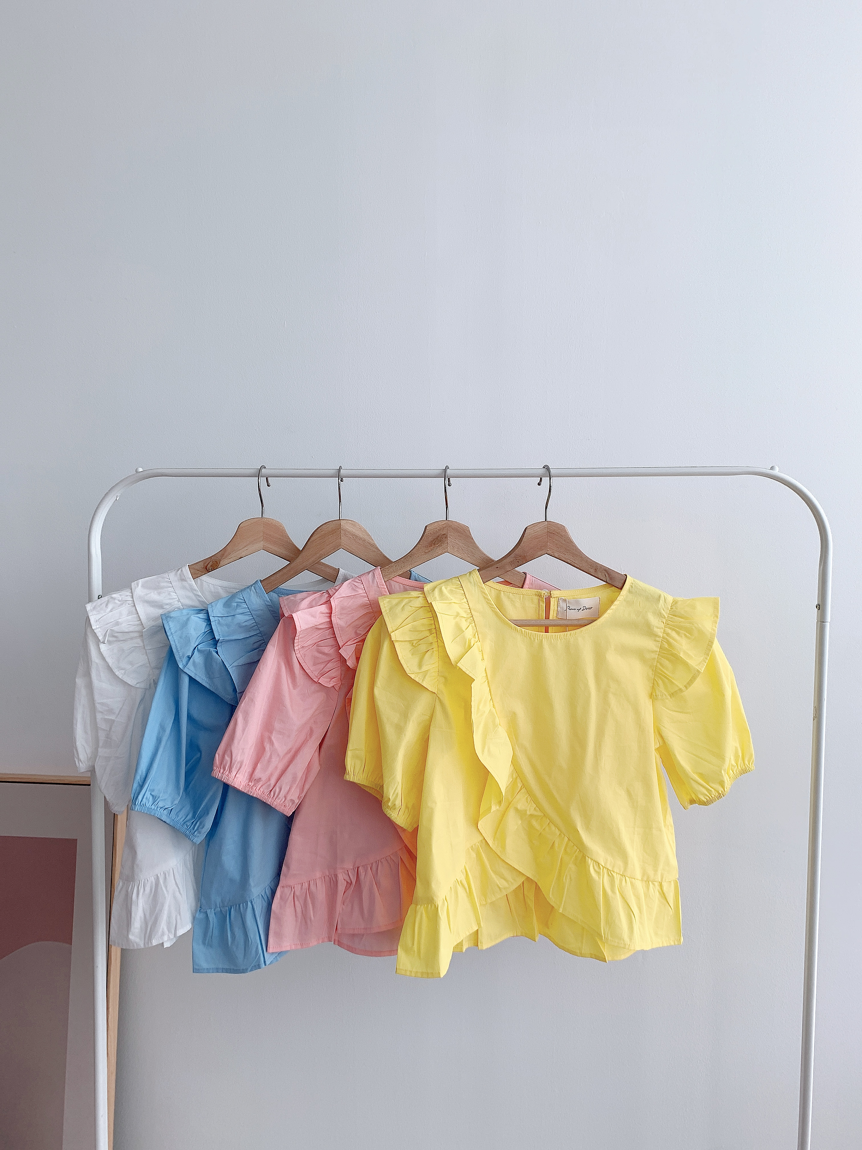 T7718 RUFFLE SLEEVES BLOUSE