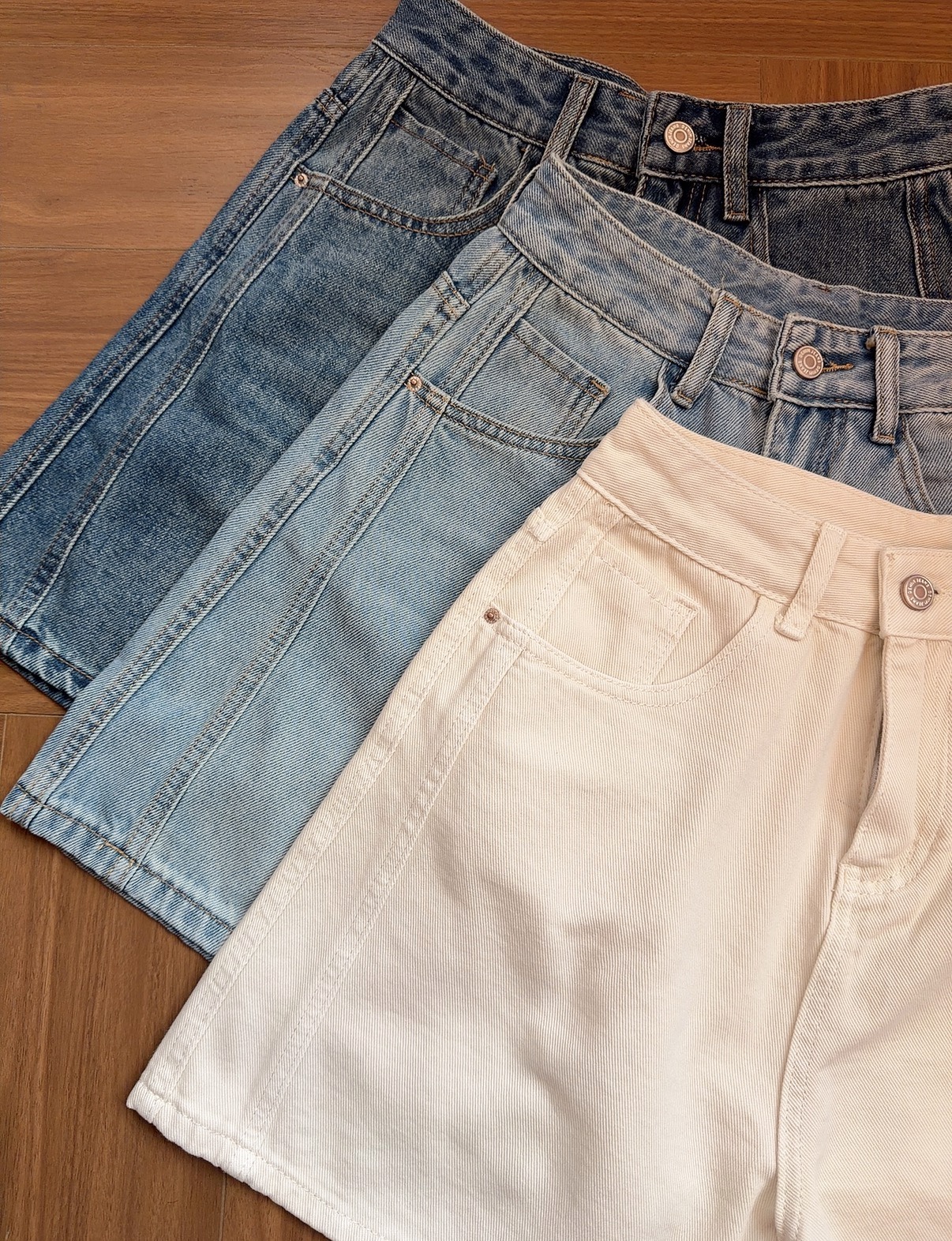 YYB3123 DORRA A CUT DENIM SHORTS