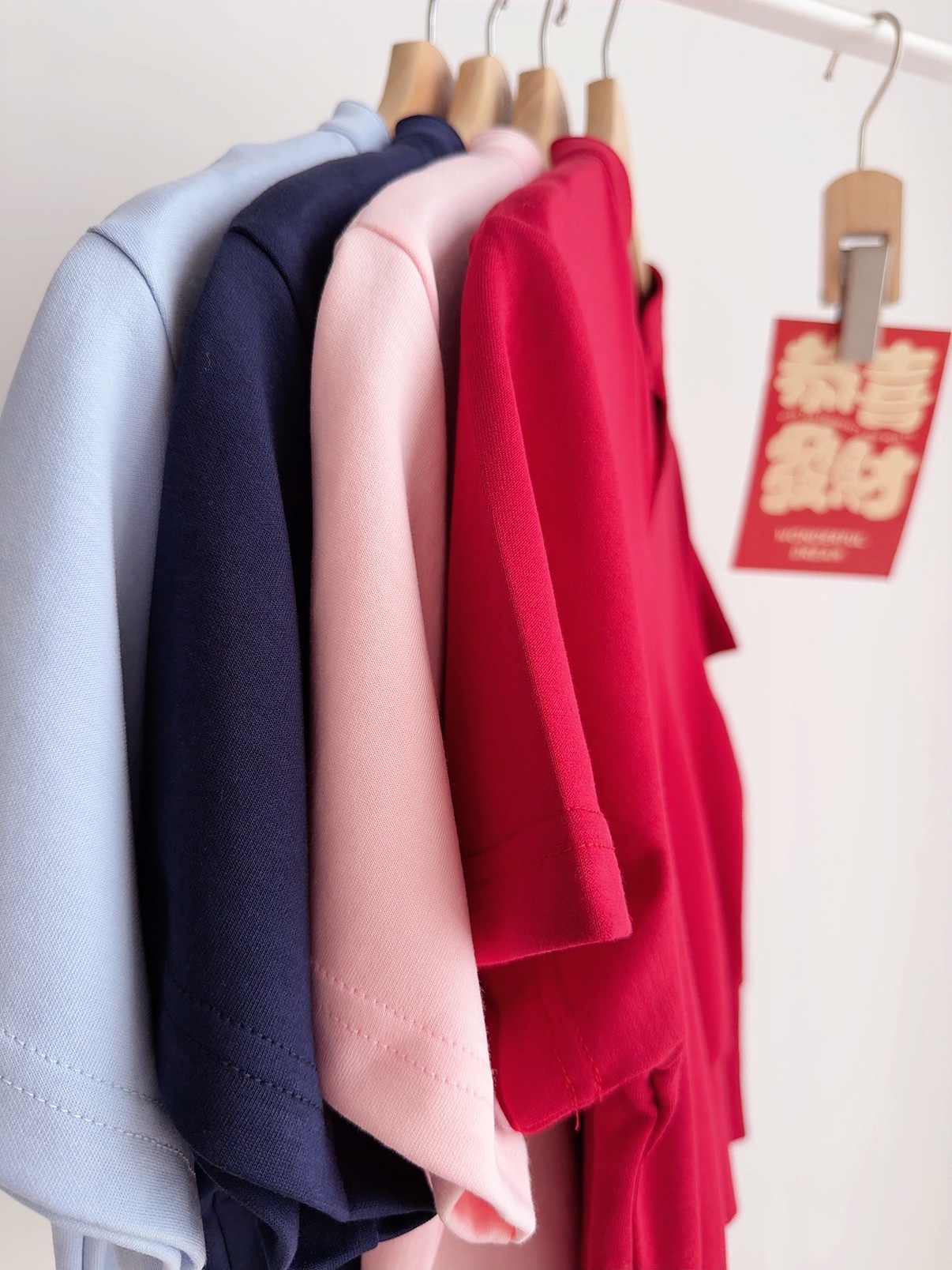 T72770 ETTA CLEAN LINE V COLLAR TOP