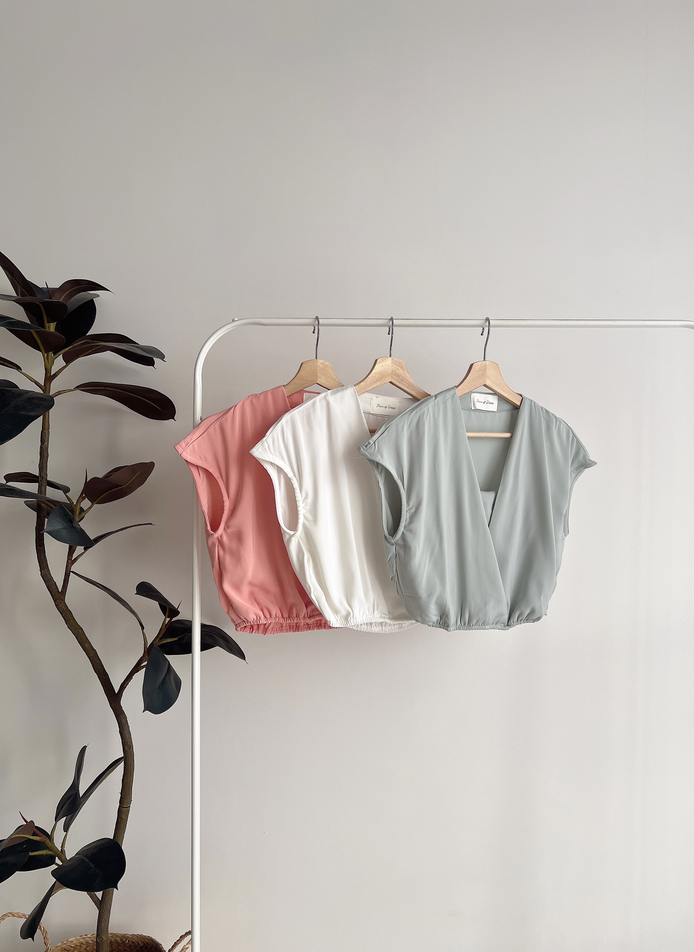 T70818 CANNIS OVERLSEEVE SWEET BLOUSE