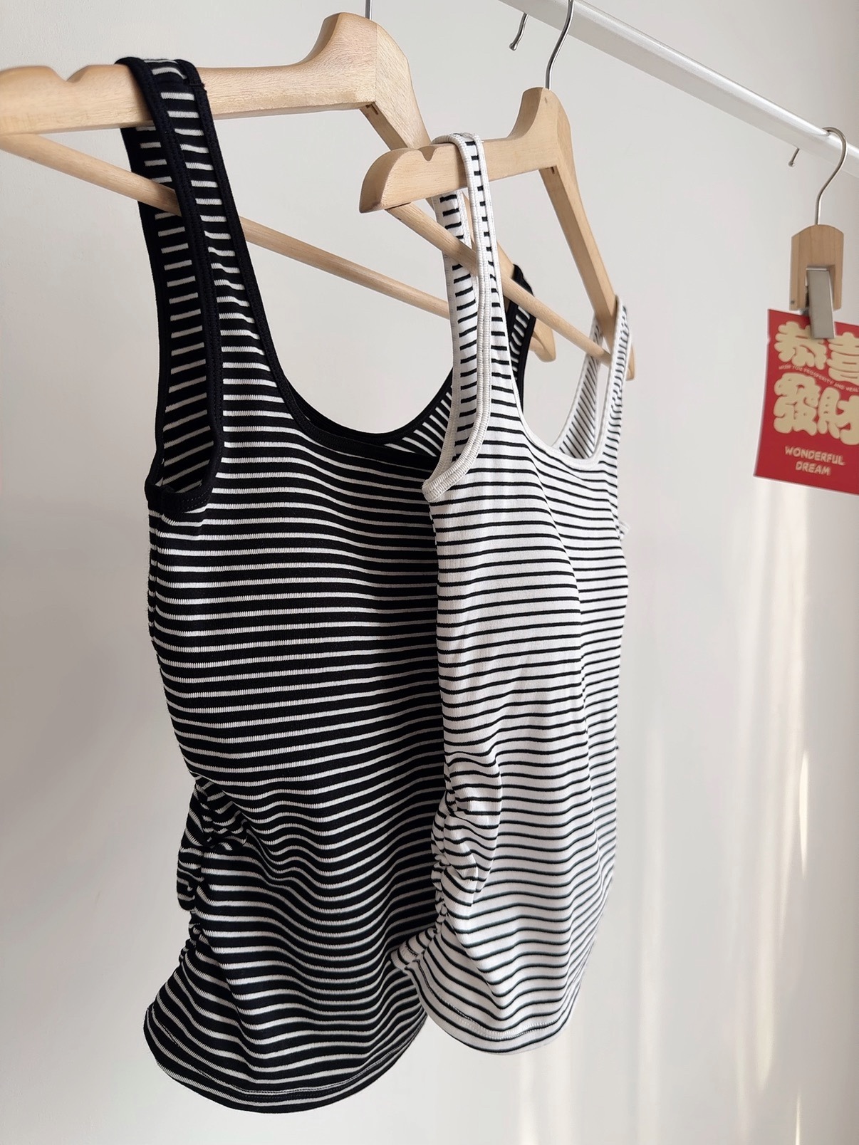 T72746 SELIN SQUARE NECK FIT TANK