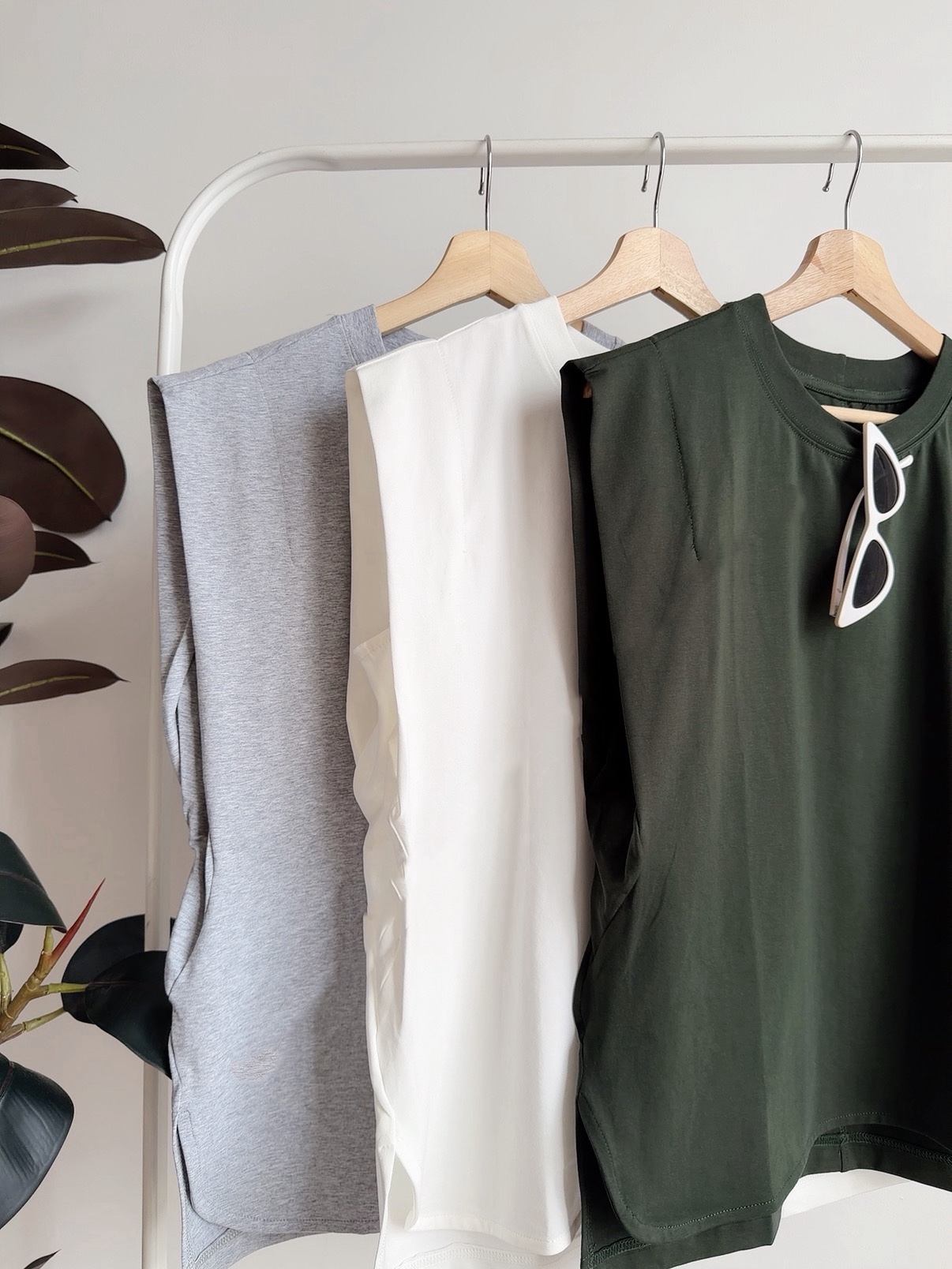 T72752 SOLENE CLEAN FIT TEE