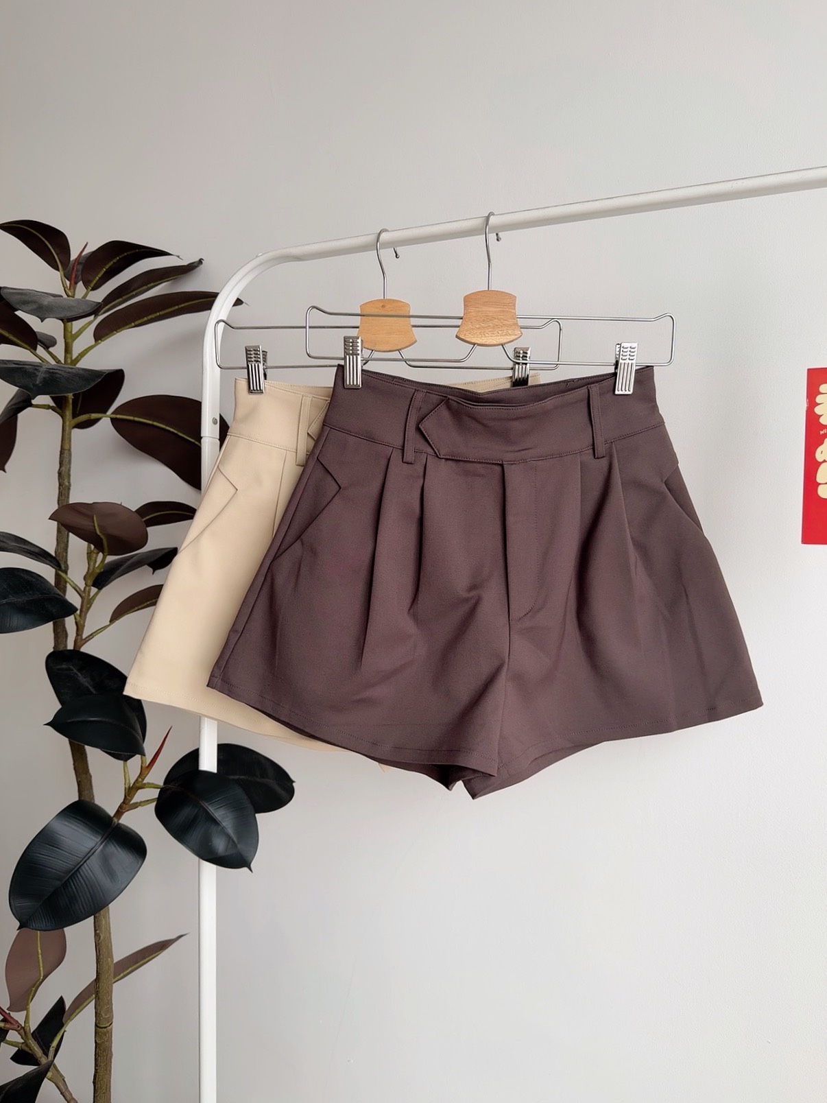 B72741 AVELINE A CUT SHORTS