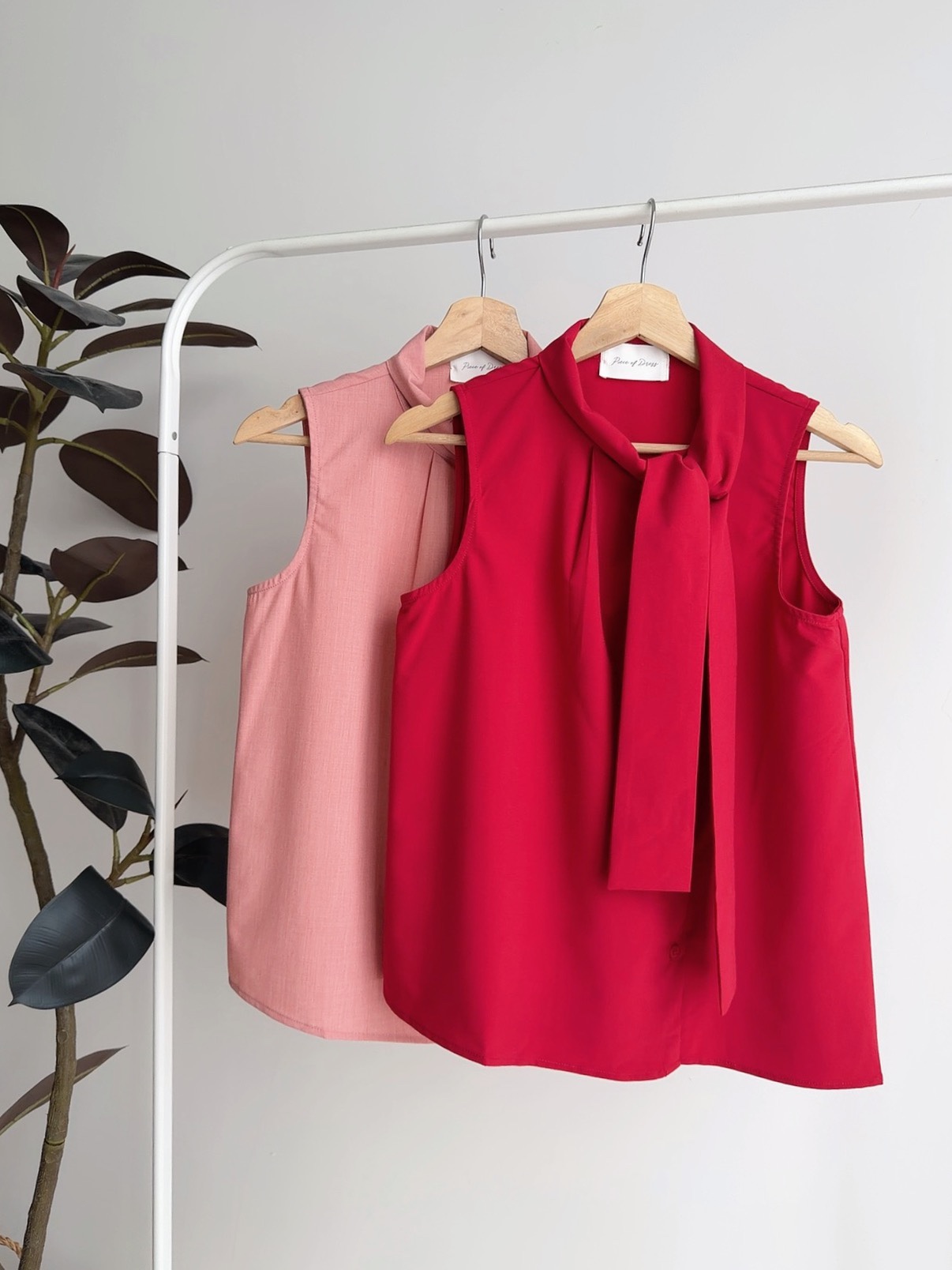 T72651  CHANNE ELEGANCE BOW STRAP TOP