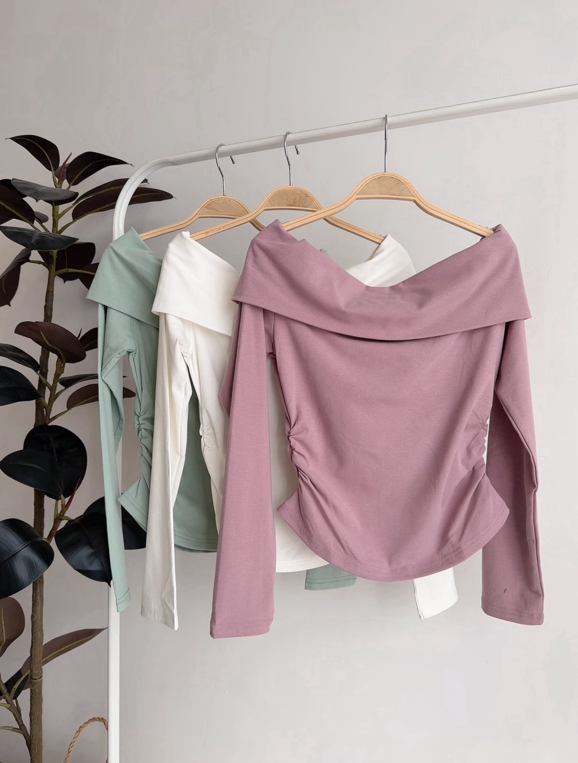 T72761 ANNA OFF SHOULDER LADY TOP