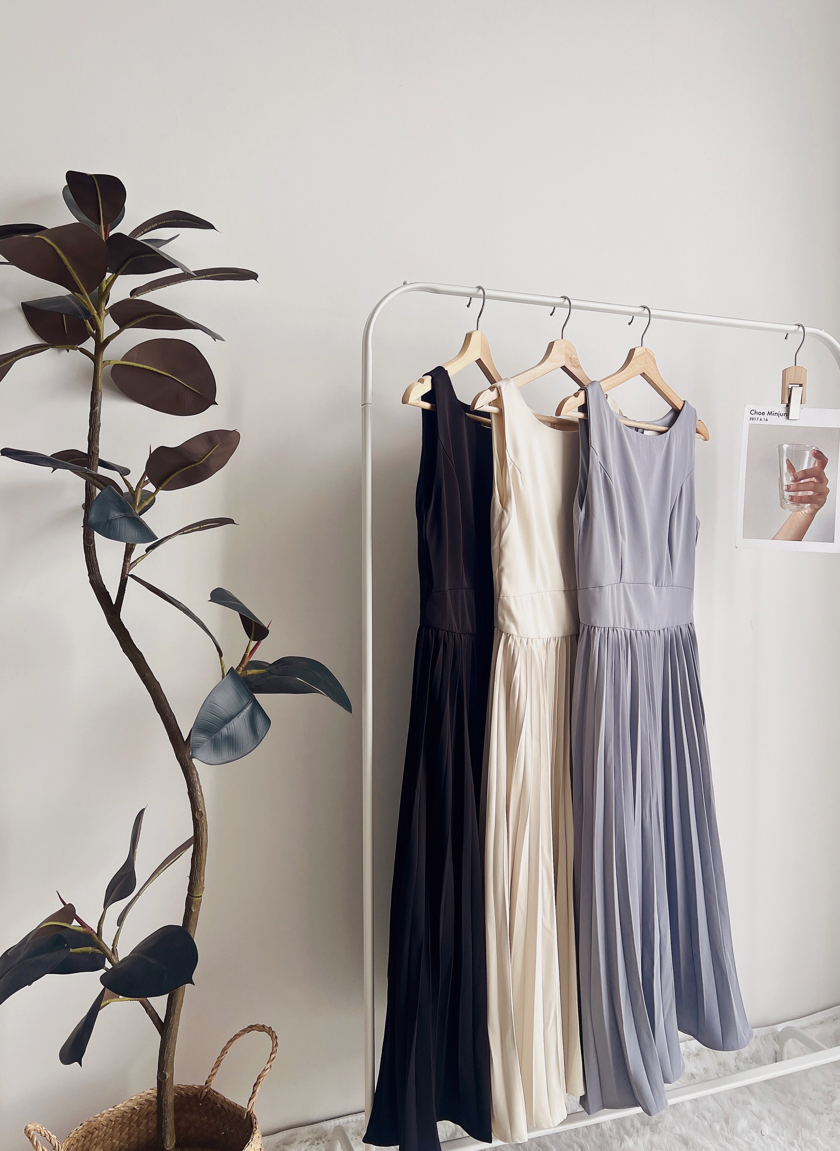 D72029 OLIVIA PLEATED PREMIUM DRESS