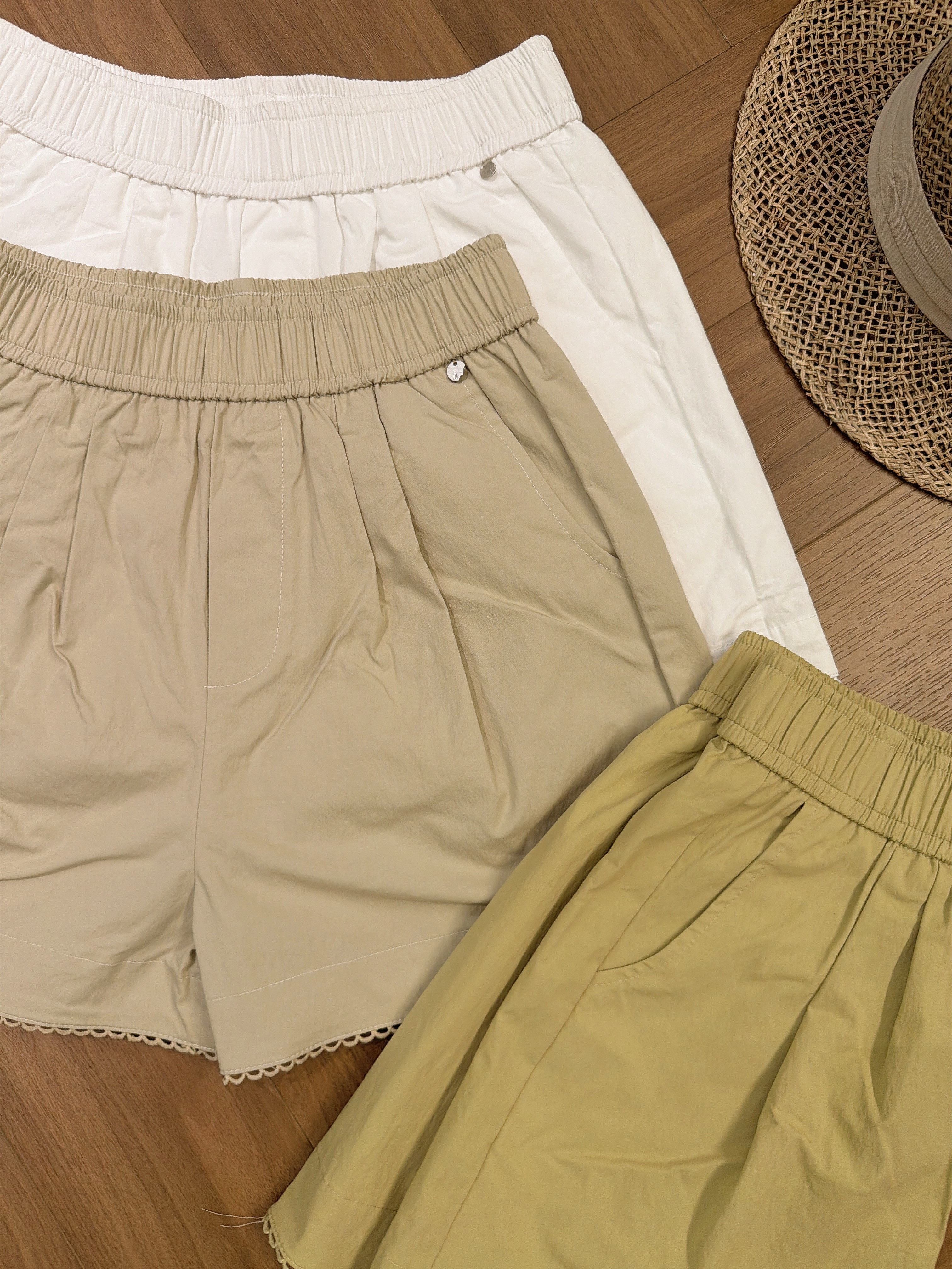 HXB26021 ZIRELLE SCALLOP HEM SHORTS