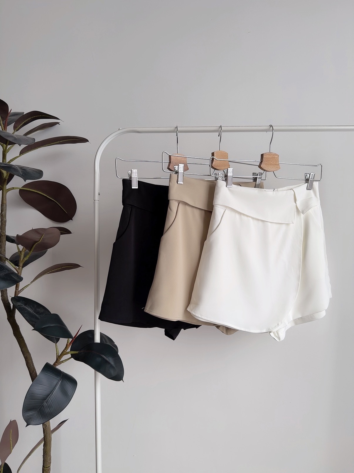 B72742 VERA WRAP DESIGN SKORT