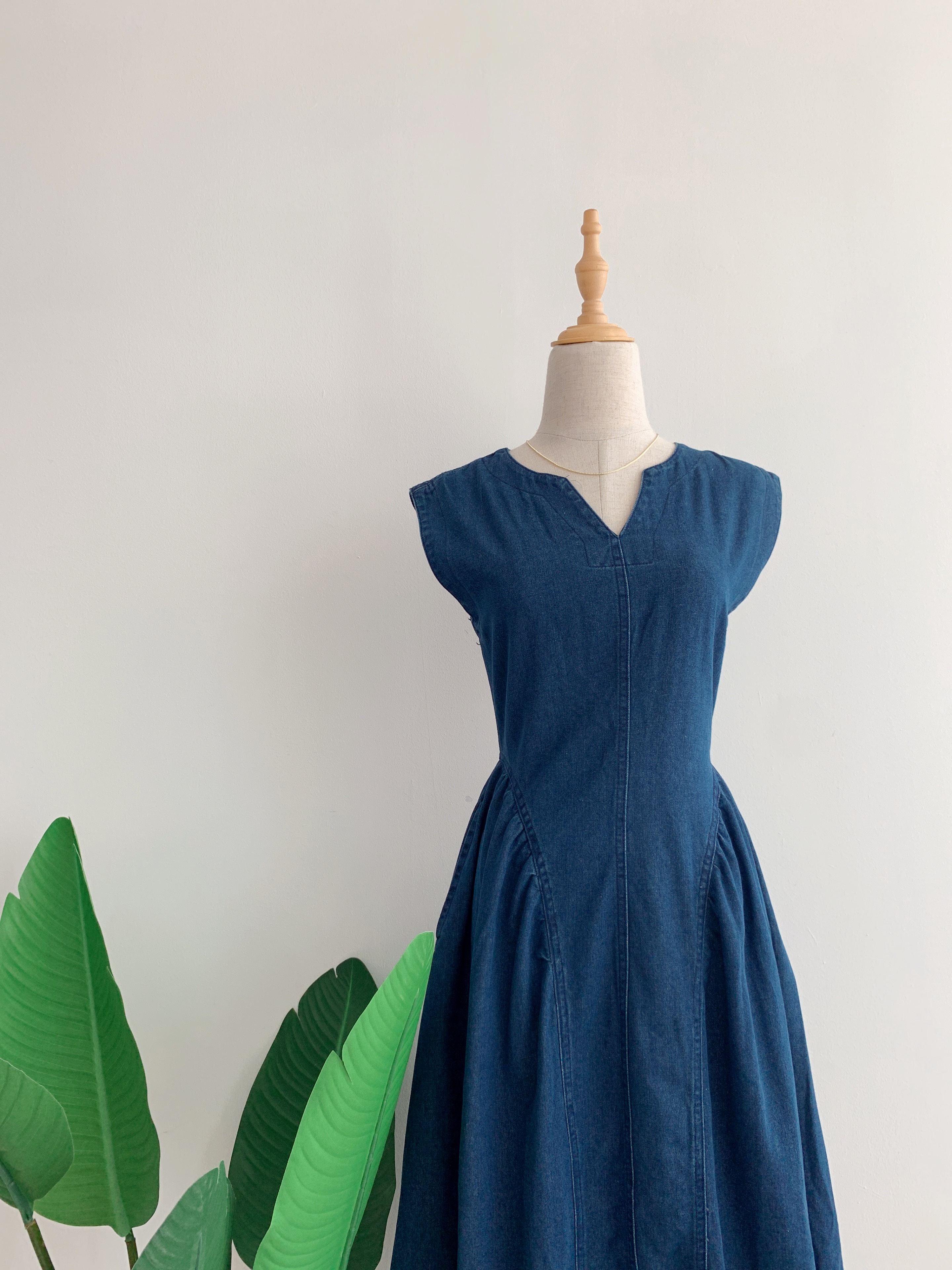 D70515 FERYA VNECK DENIM DRESS