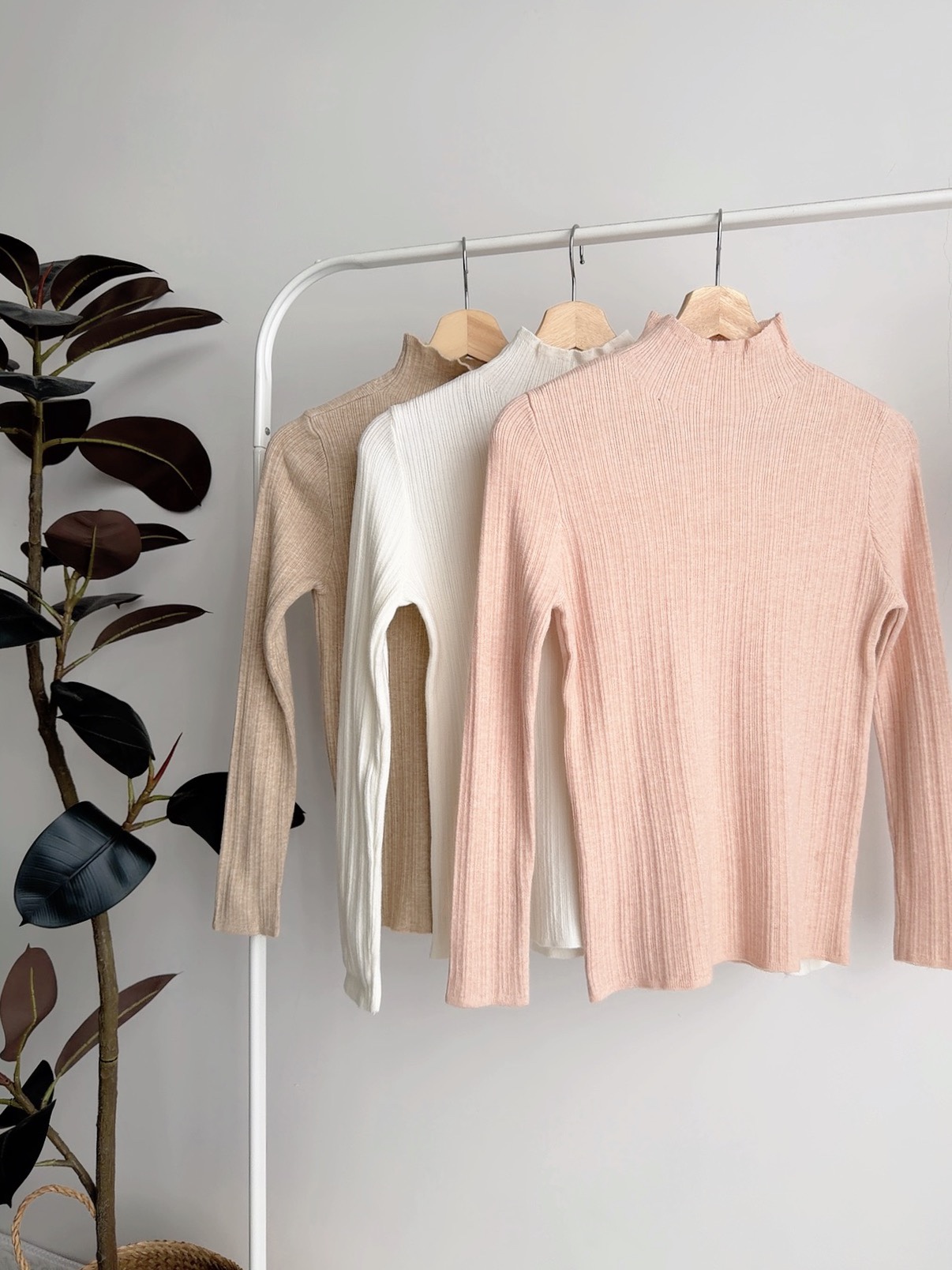 T72602 ARIE HIGH NECK RIB KNIT