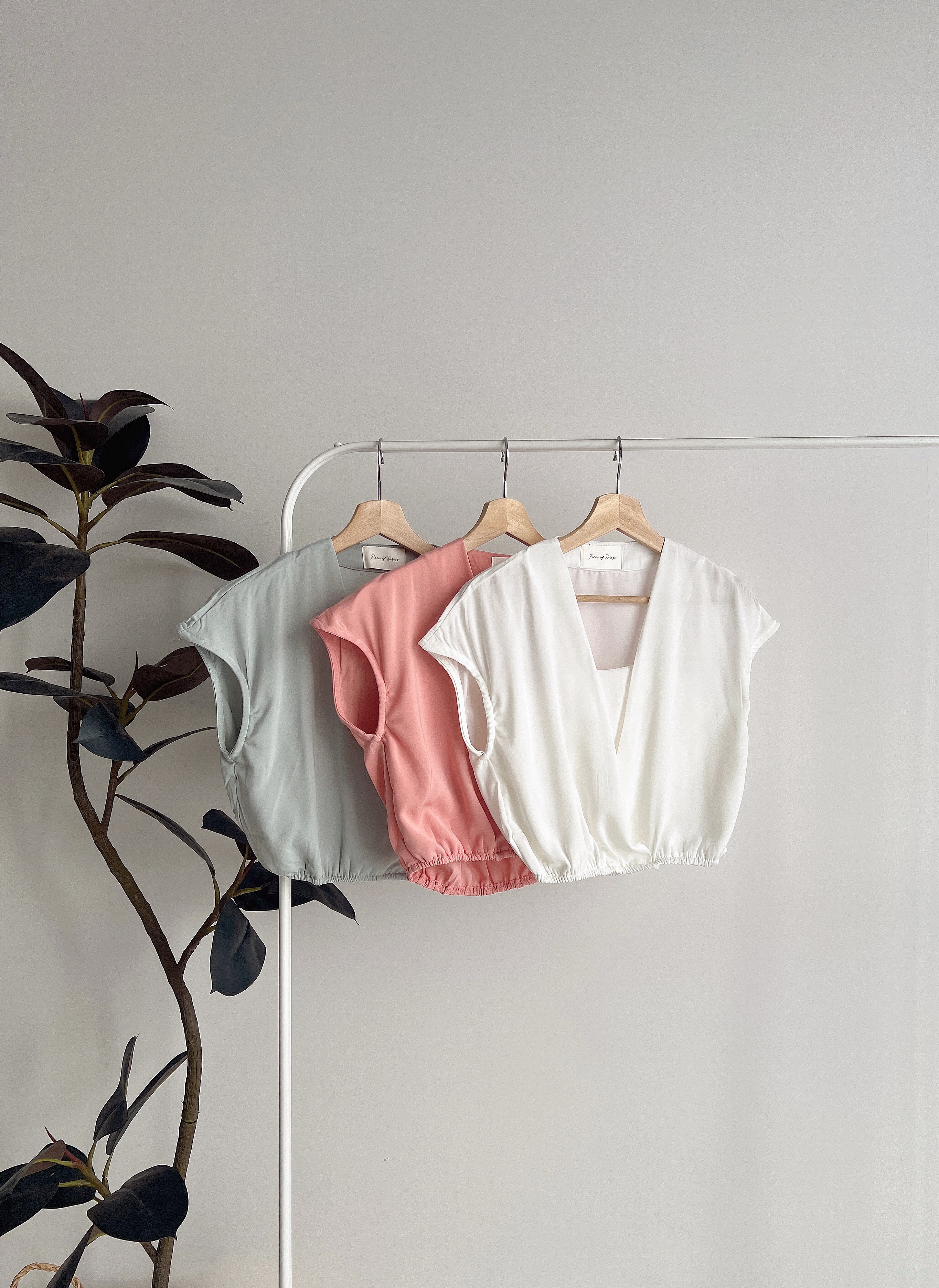 T70818 CANNIS OVERLSEEVE SWEET BLOUSE