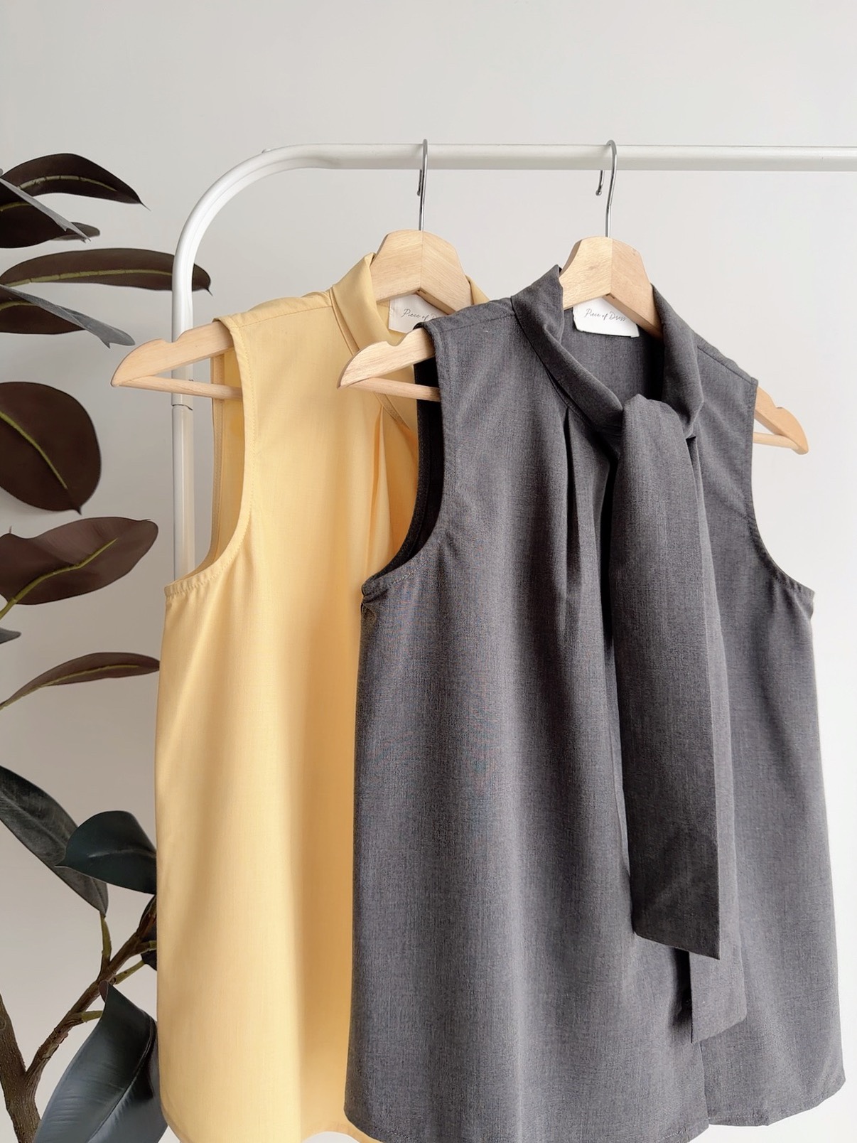 T72651  CHANNE ELEGANCE BOW STRAP TOP